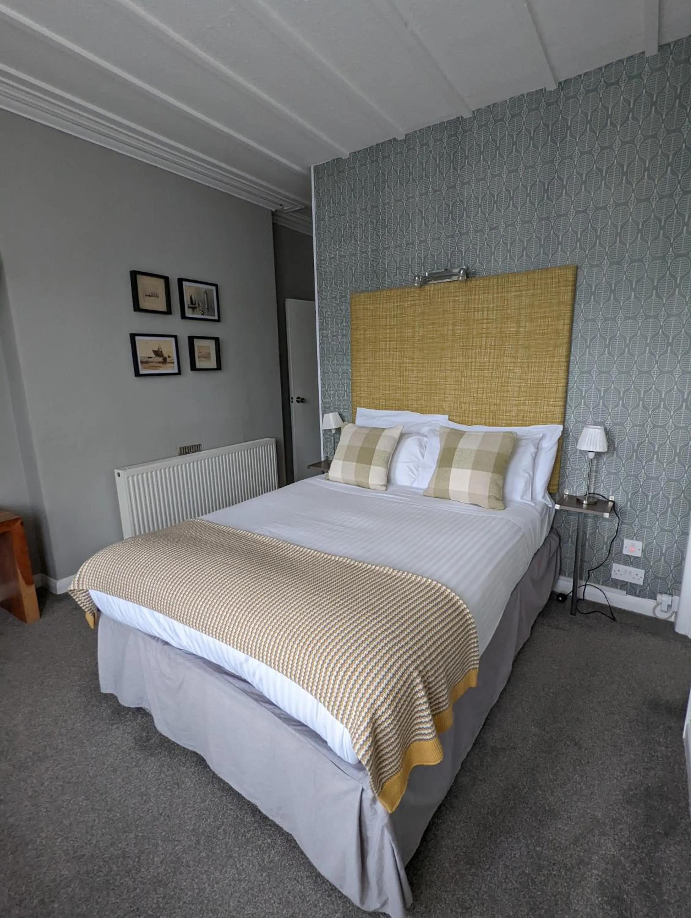 Bed in Redlands