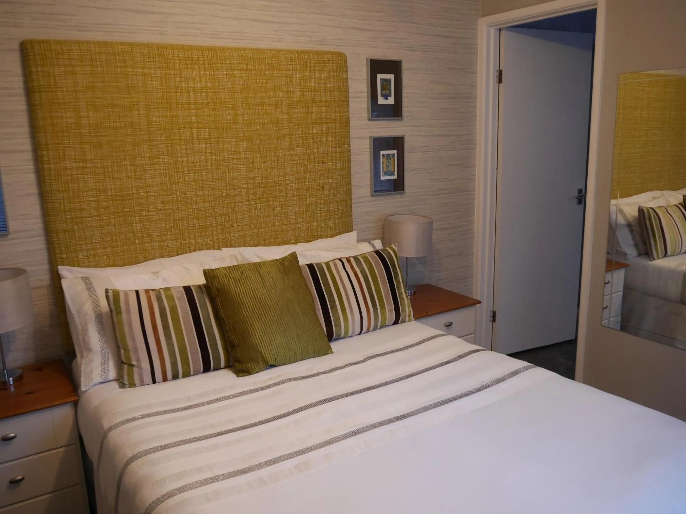Bedroom, Bed in Redlands