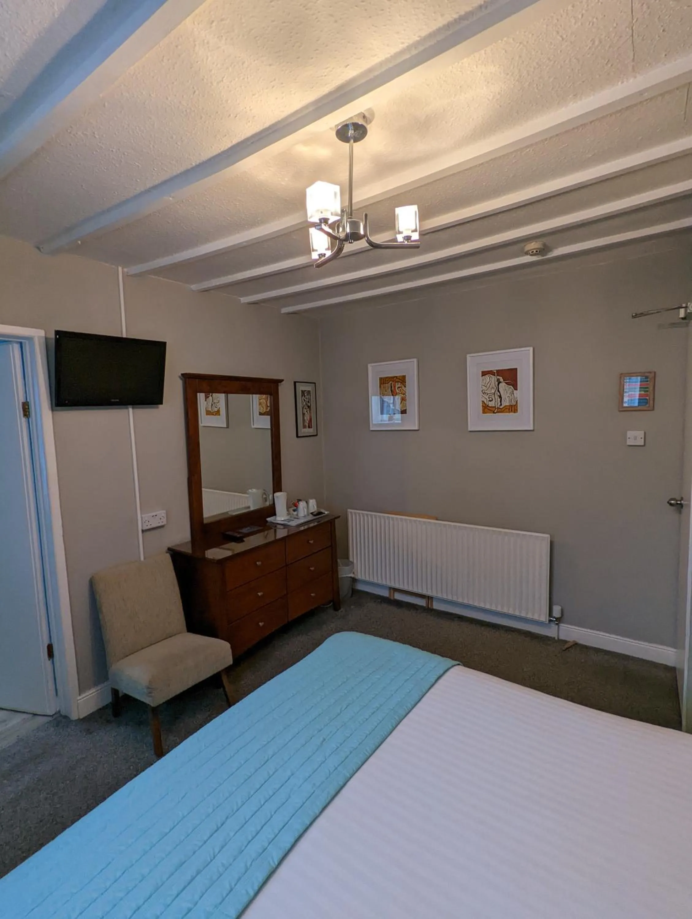 Photo of the whole room, Bed in Redlands