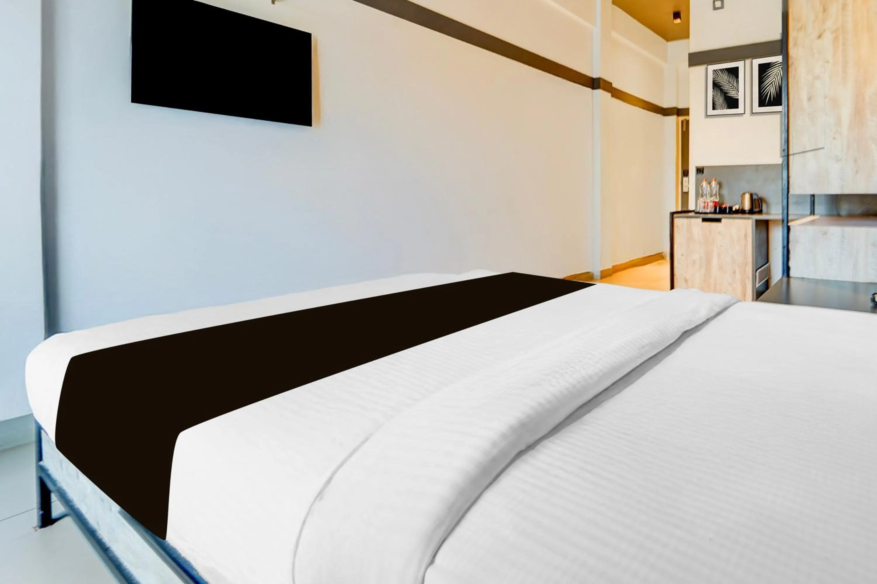 Bedroom, Bed in Super Townhouse Oak Mangalore