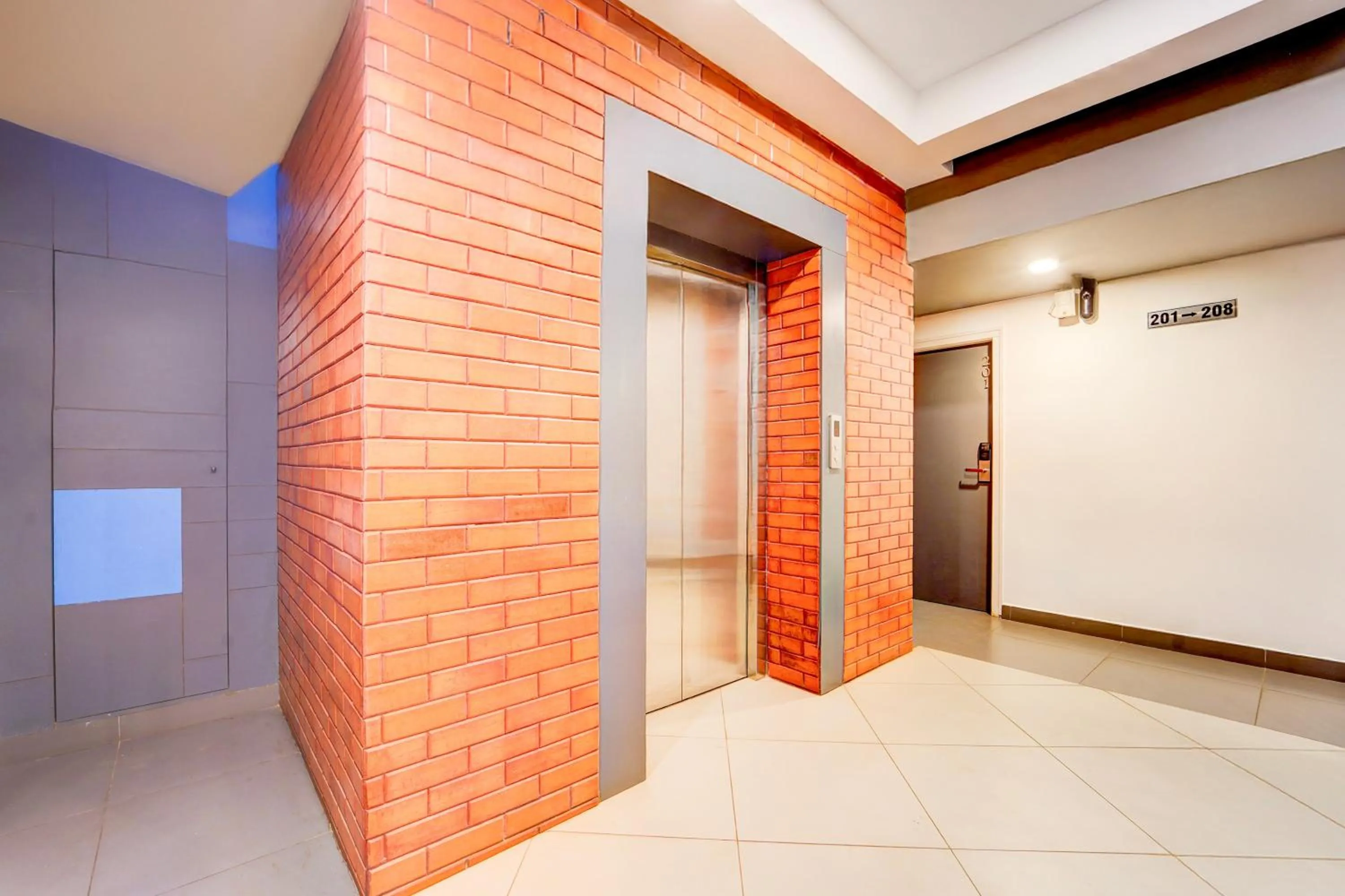 Lobby or reception in Super Townhouse Oak Mangalore