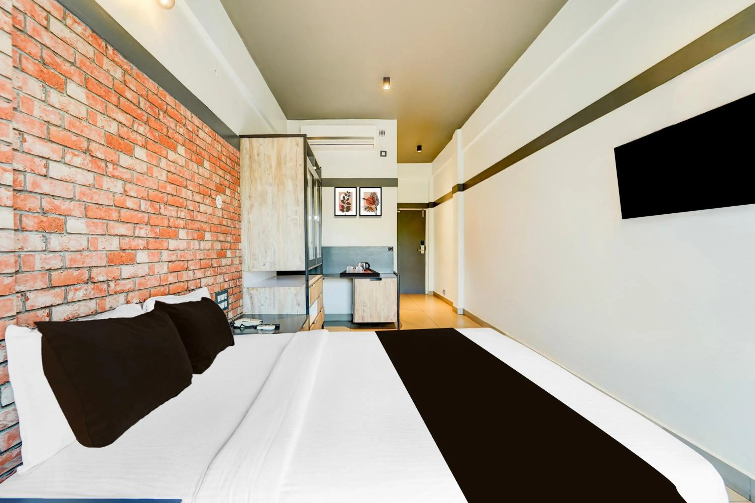 Bedroom, Bed in Super Townhouse Oak Mangalore