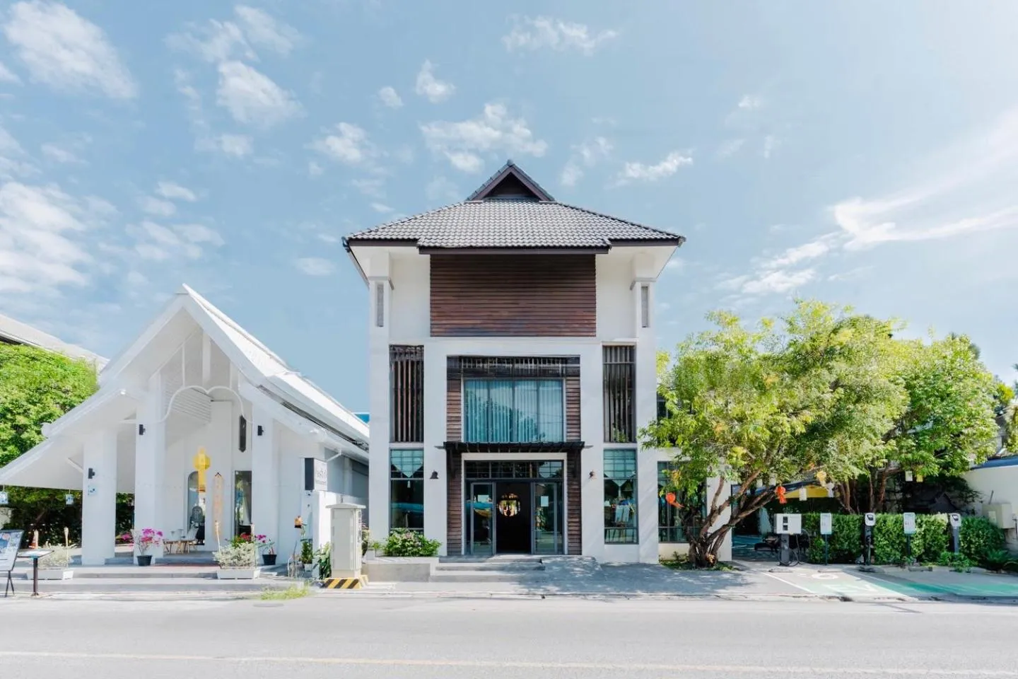 Property building in Paraiso Hotel Chiangmai