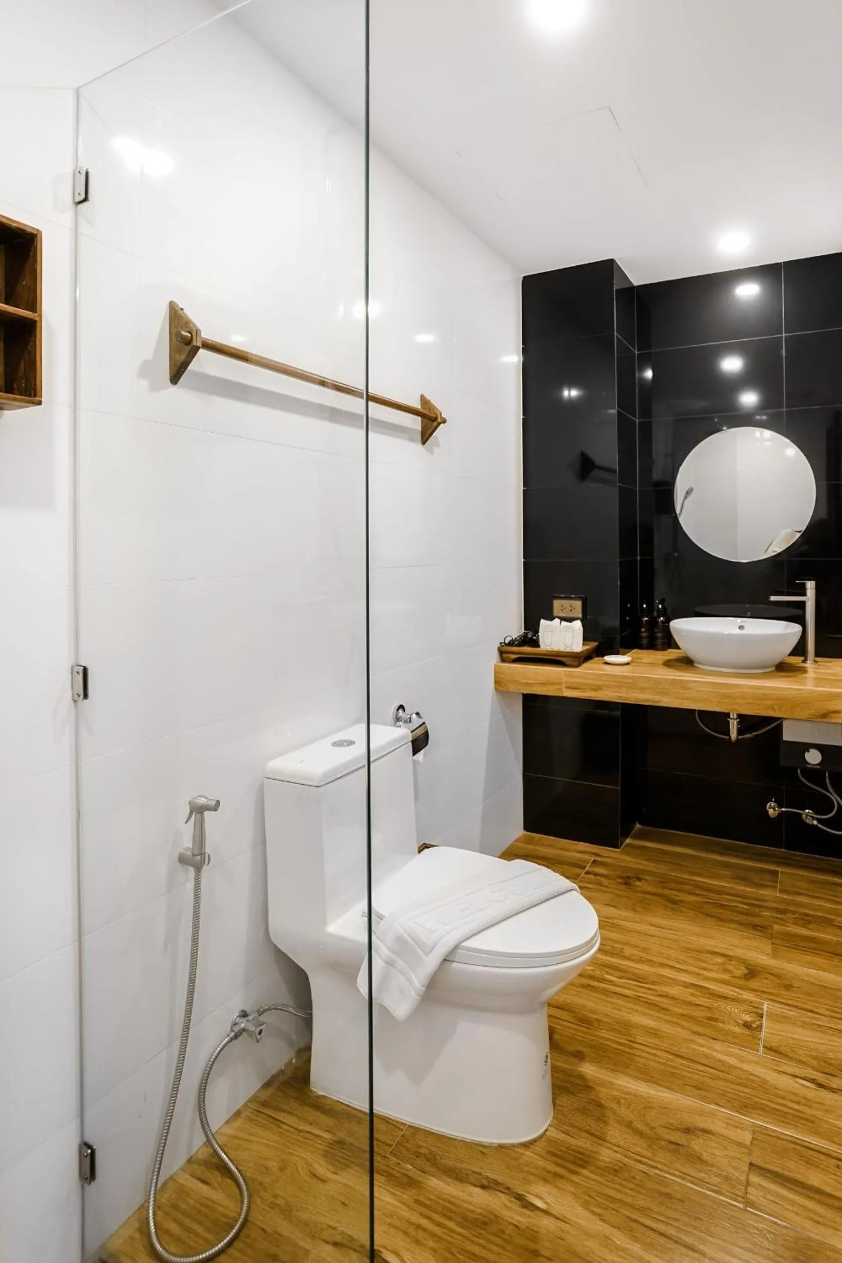 Toilet in Paraiso Hotel Chiangmai