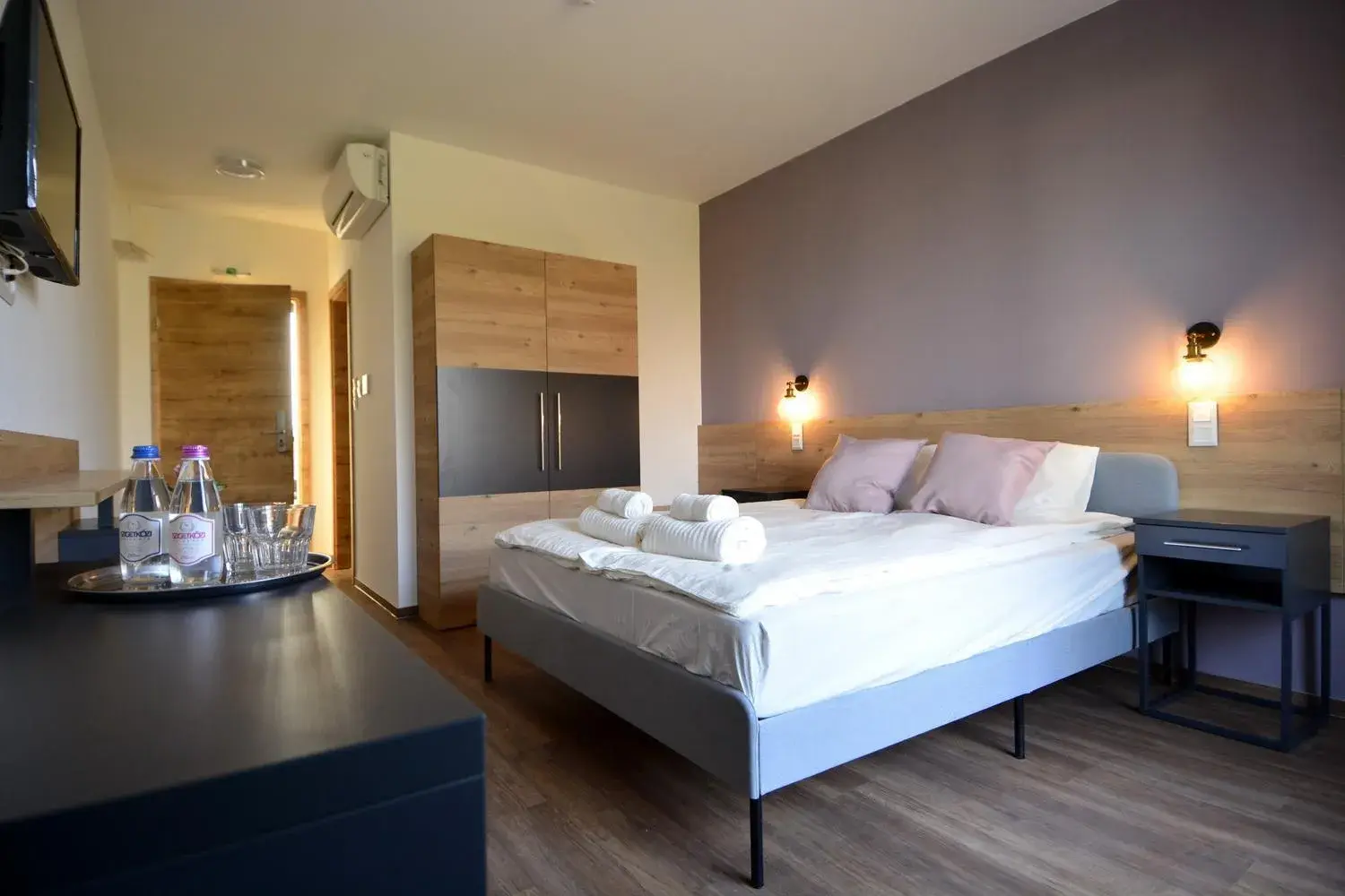 Photo of the whole room, Bed in Ludwig Hotel Photo of the whole room, Bed in Ludwig Hotel