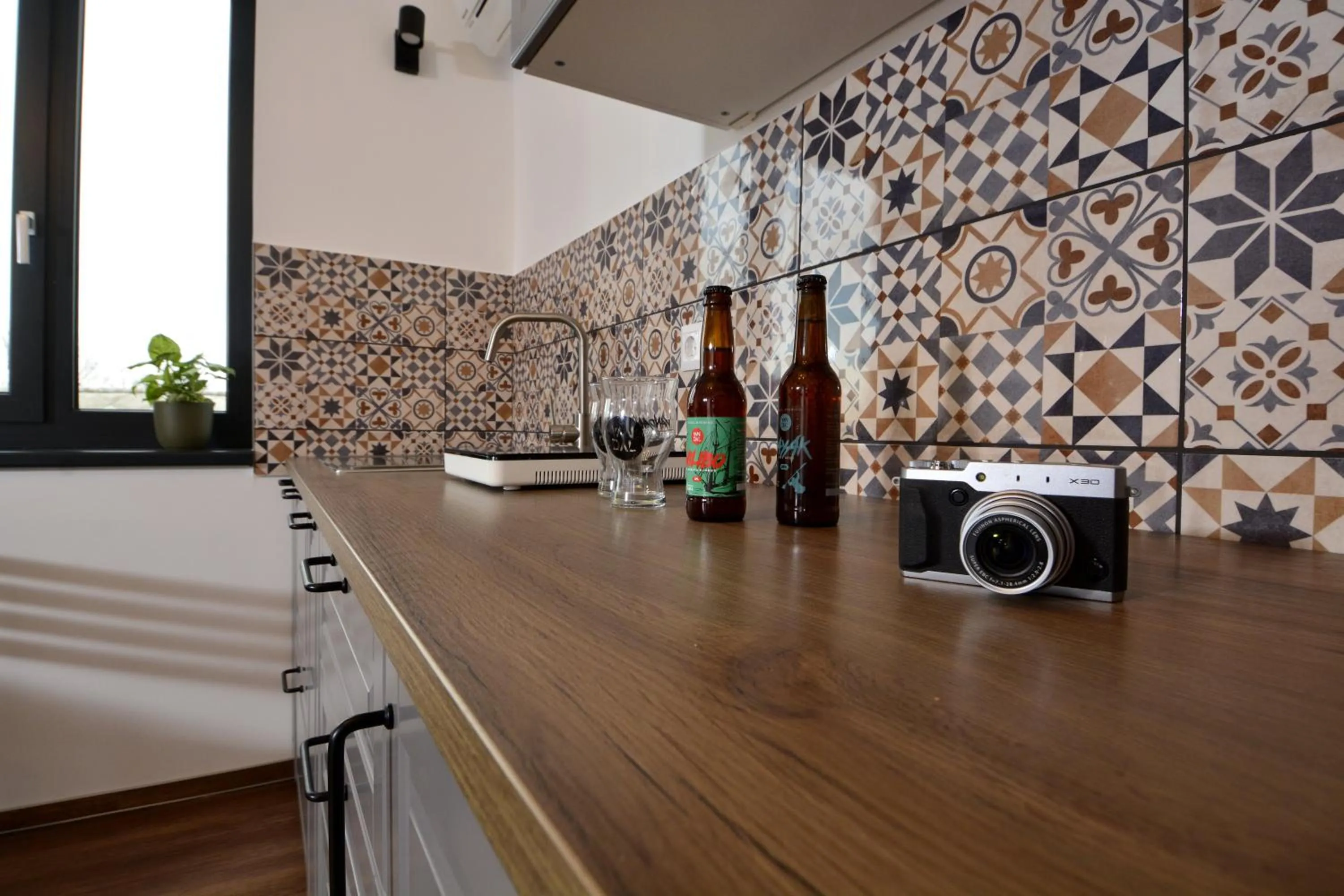 Kitchen or kitchenette in Ludwig Hotel