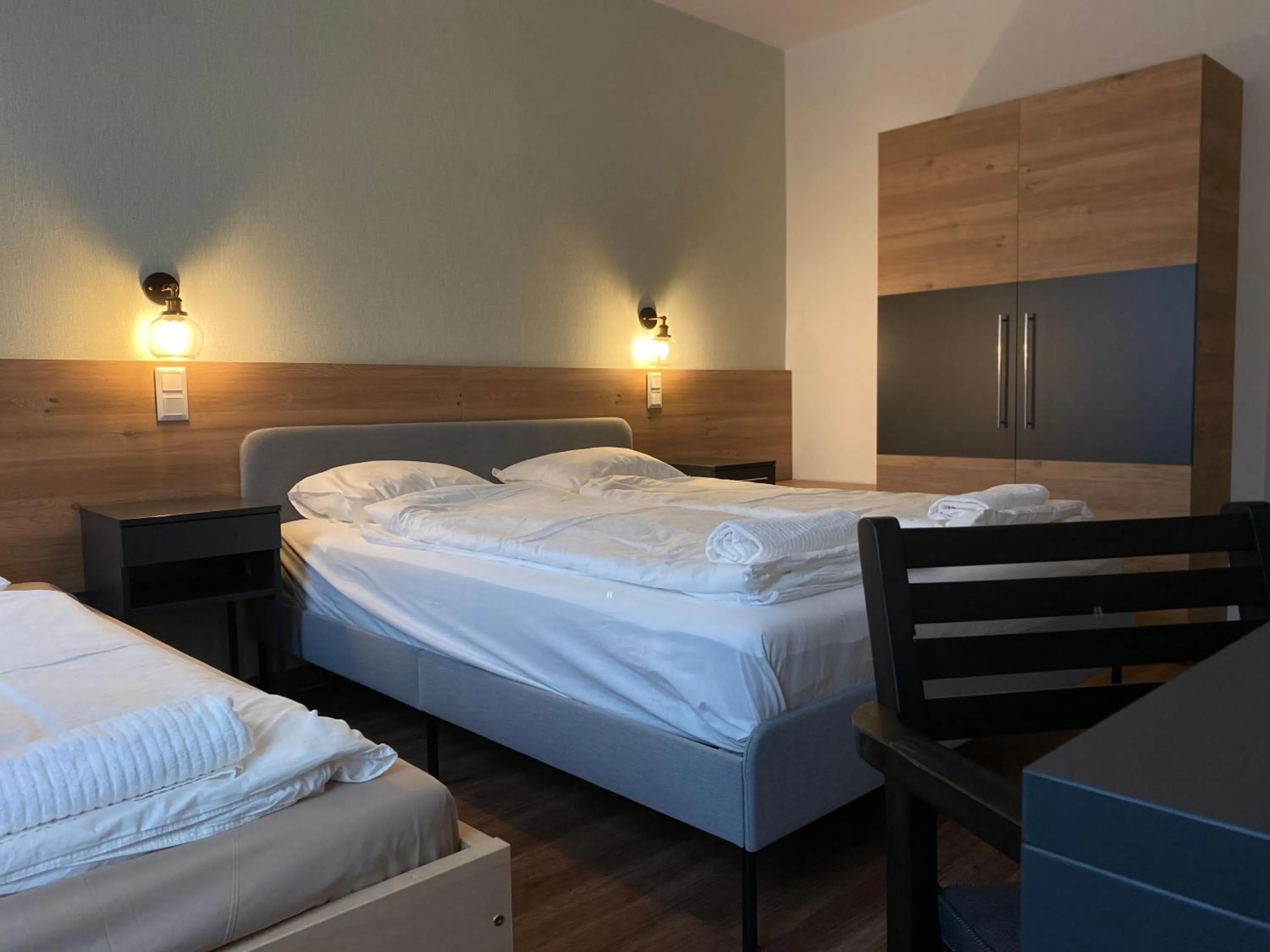 Bedroom, Bed in Ludwig Hotel