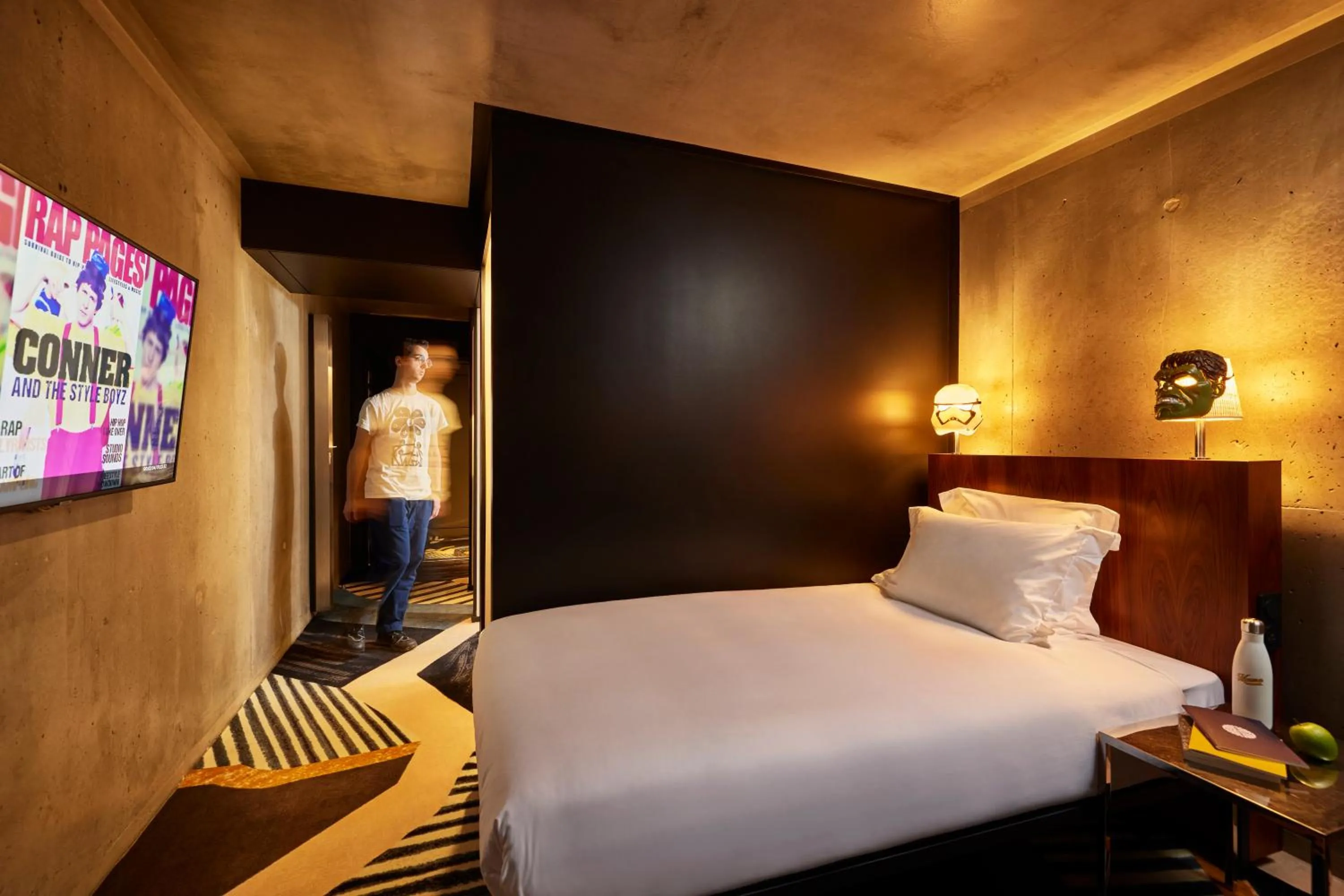 Bed in Mama Shelter Paris East