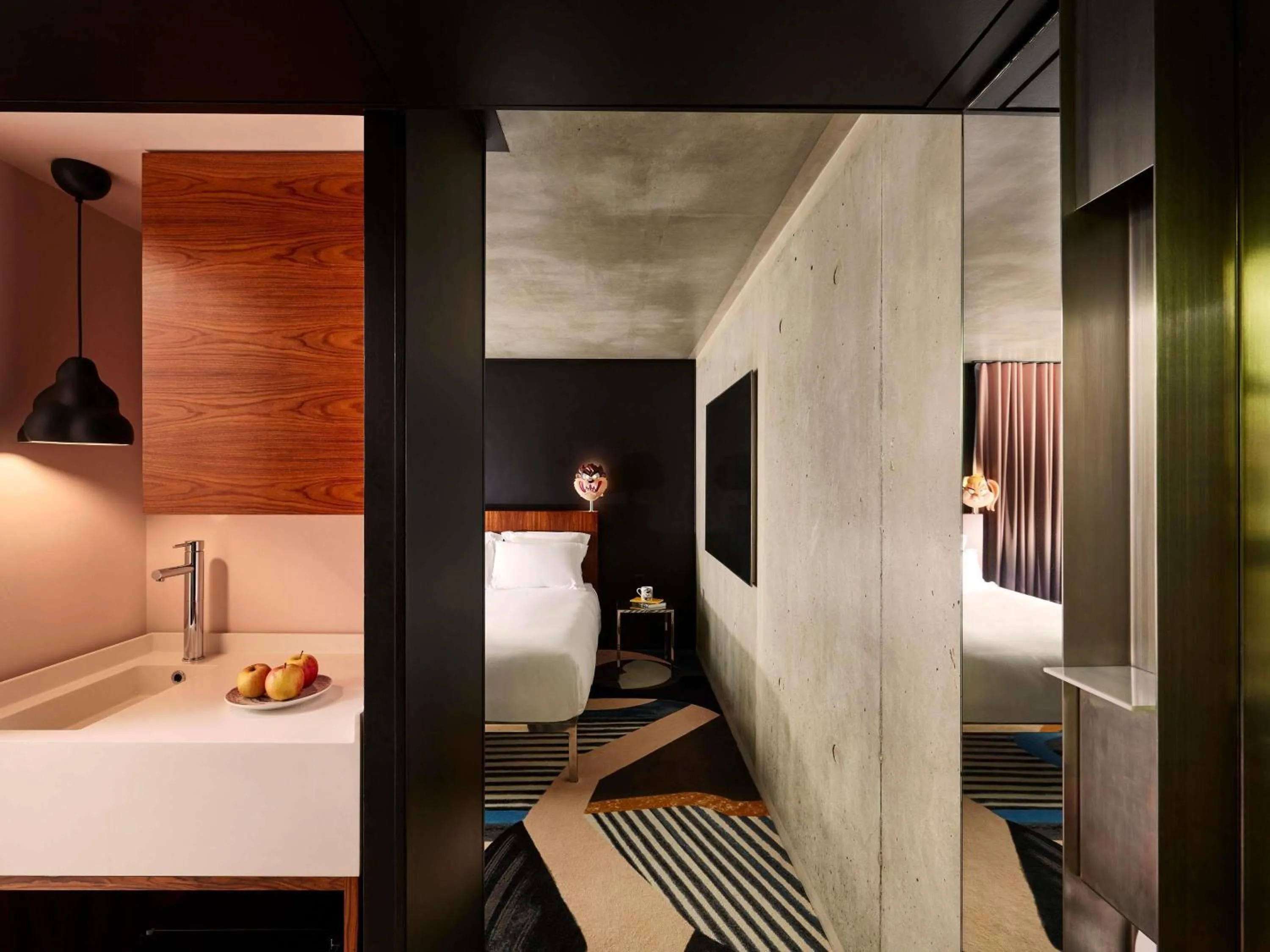 Bedroom, Bed in Mama Shelter Paris East