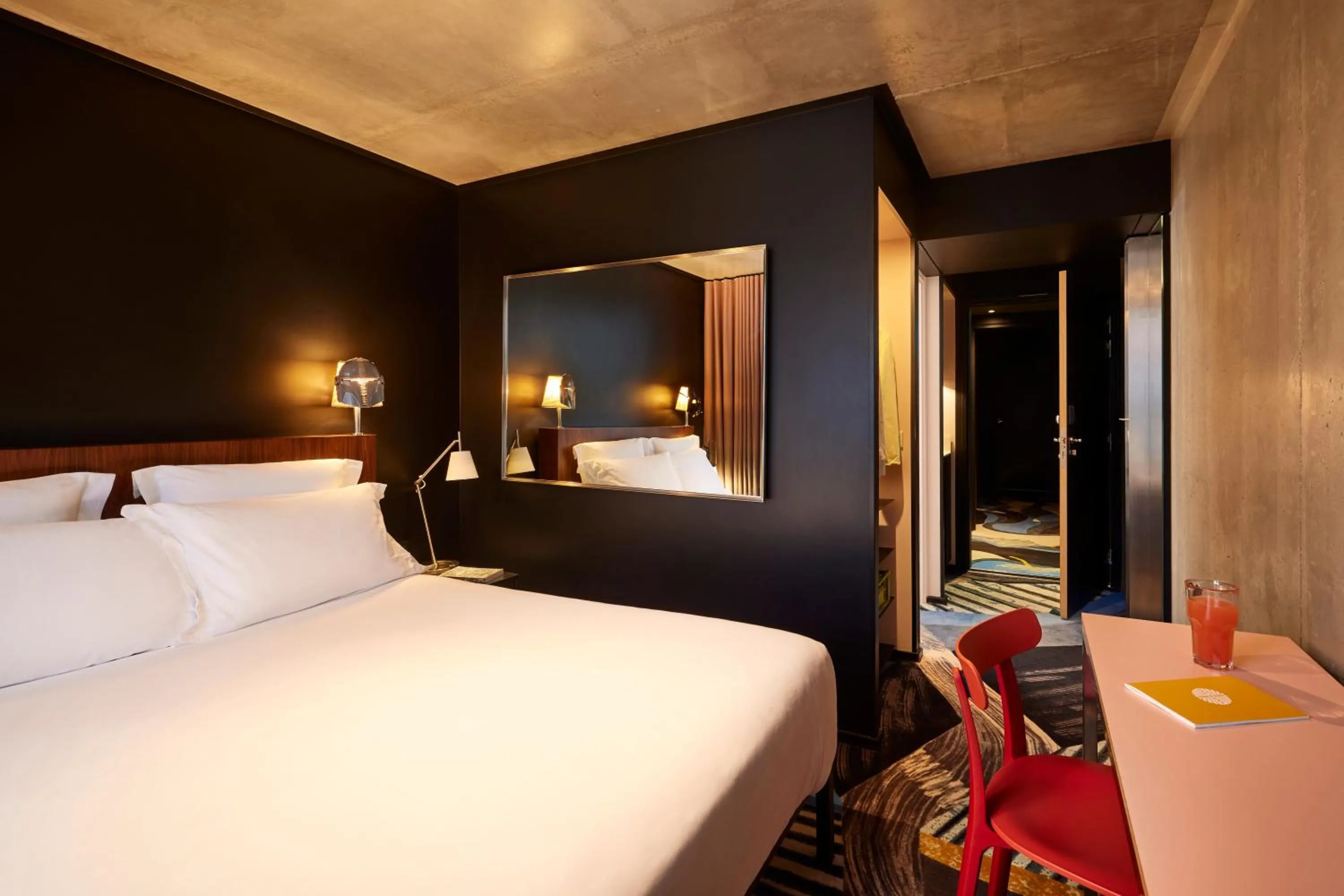 Bed in Mama Shelter Paris East