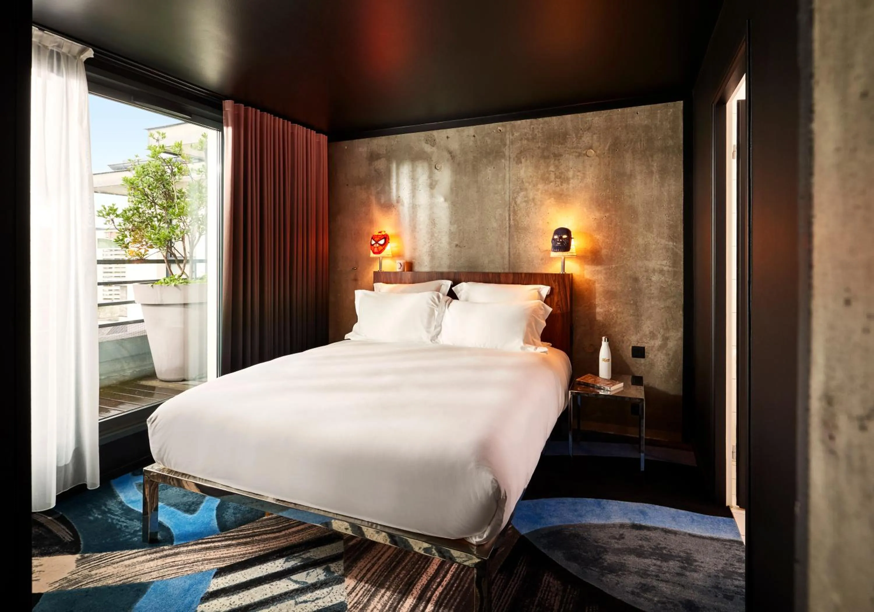 Bed in Mama Shelter Paris East