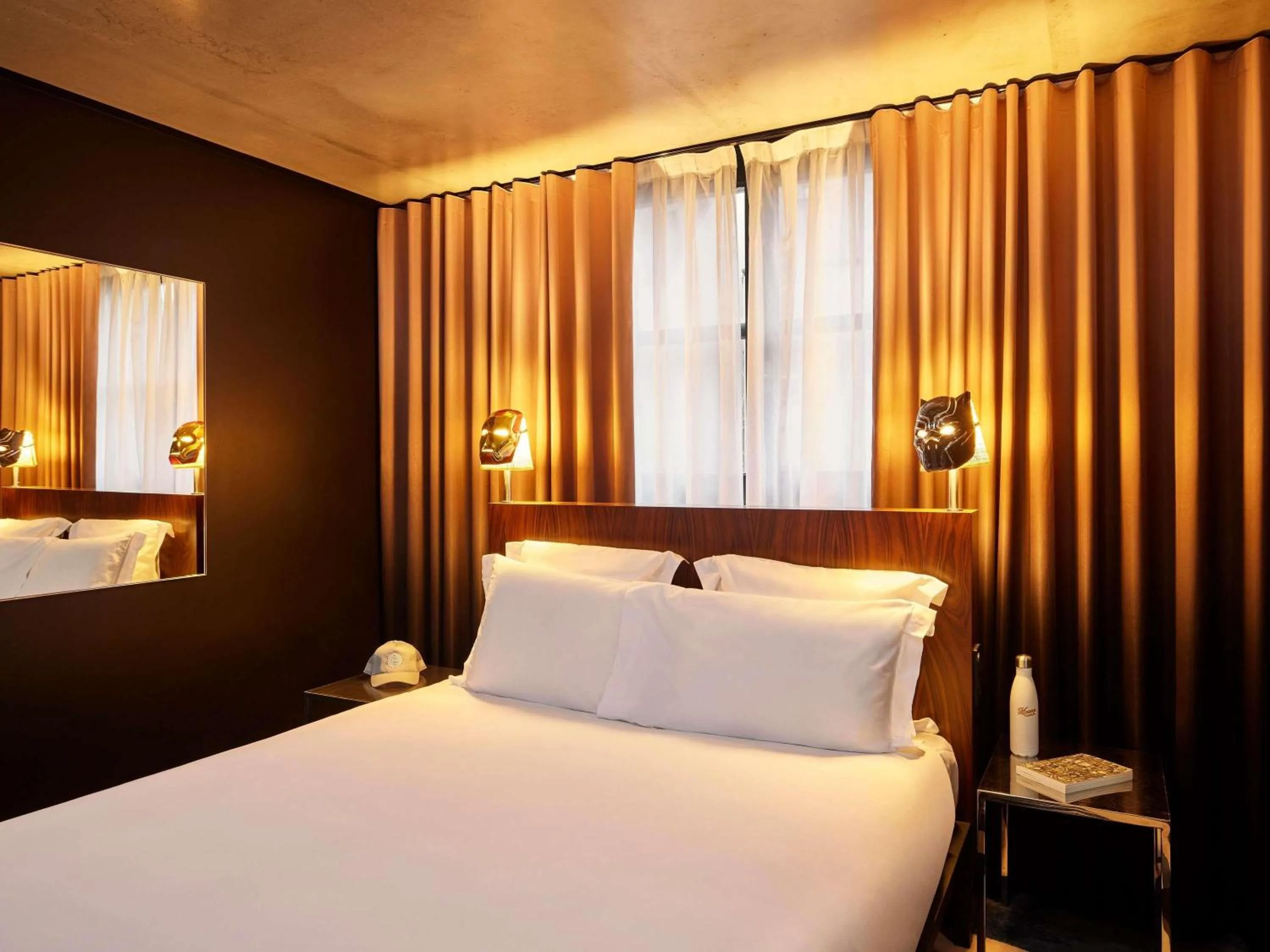 Bedroom, Bed in Mama Shelter Paris East