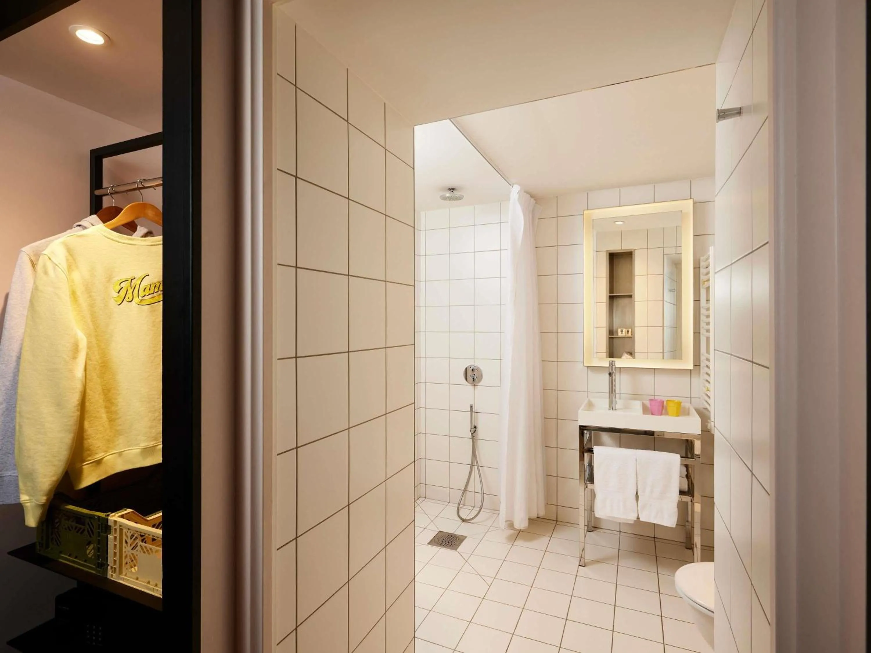 Shower in Mama Shelter Paris East