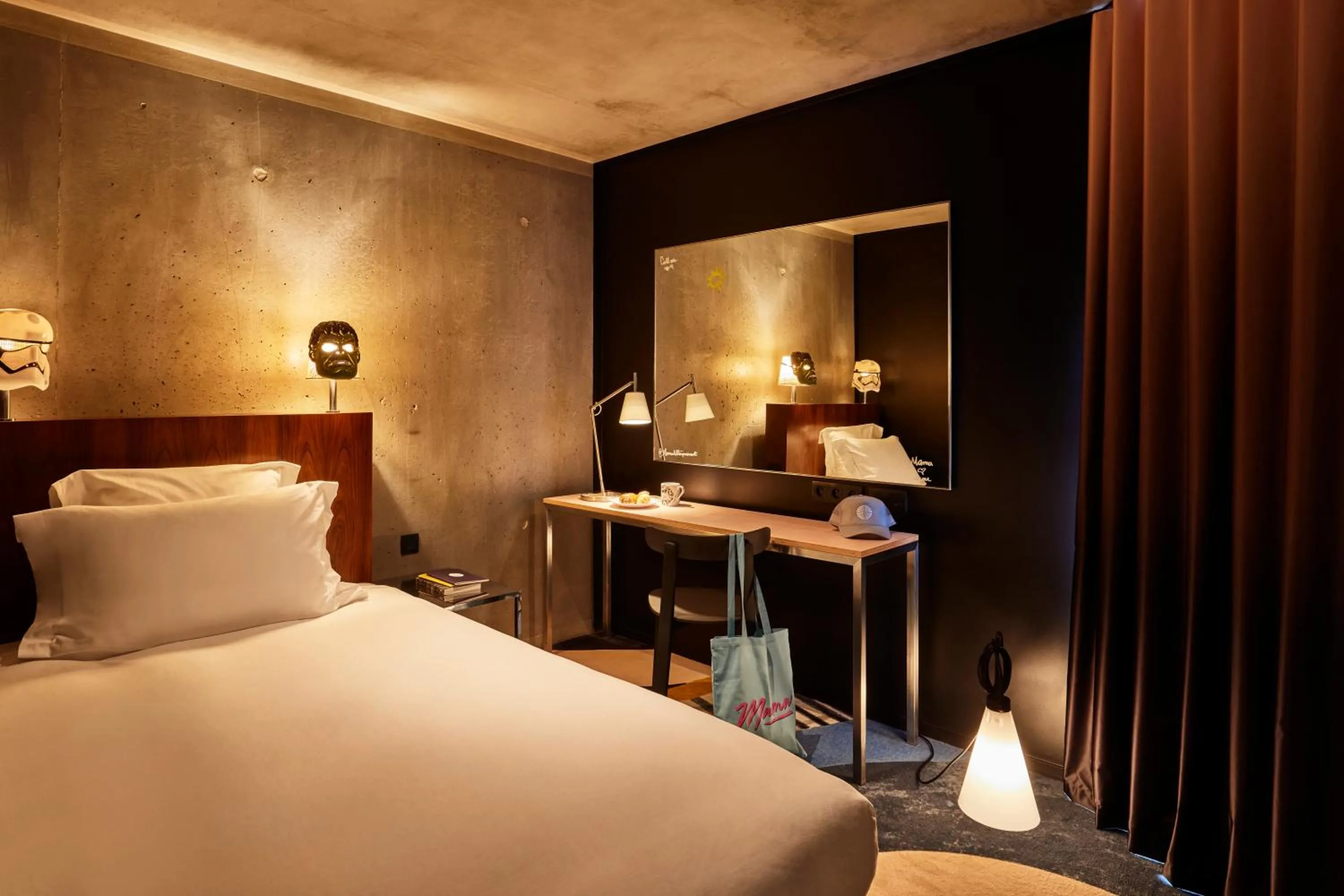 Bed in Mama Shelter Paris East