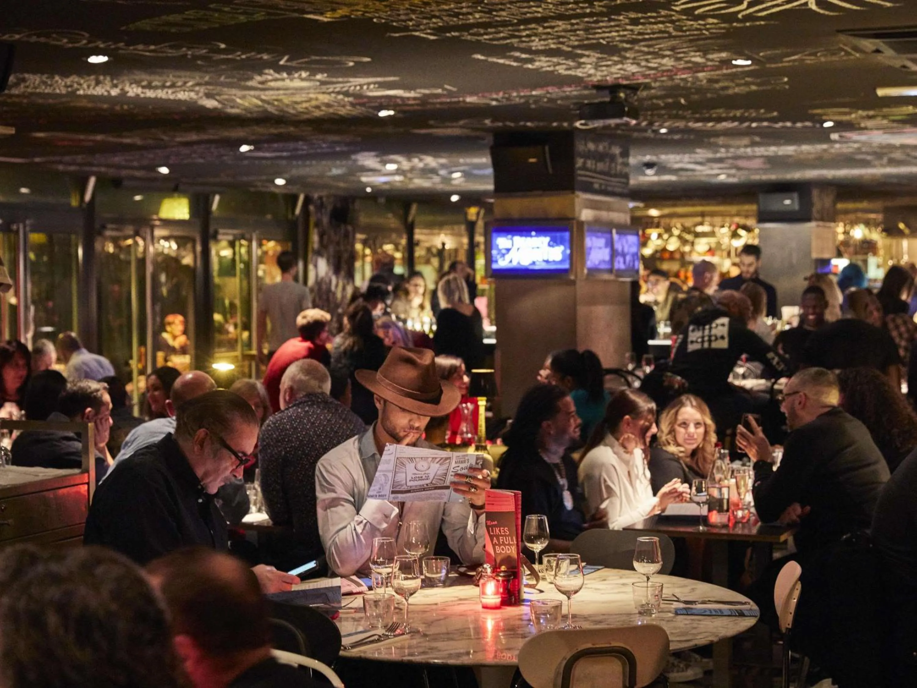 Restaurant/places to eat in Mama Shelter Paris East