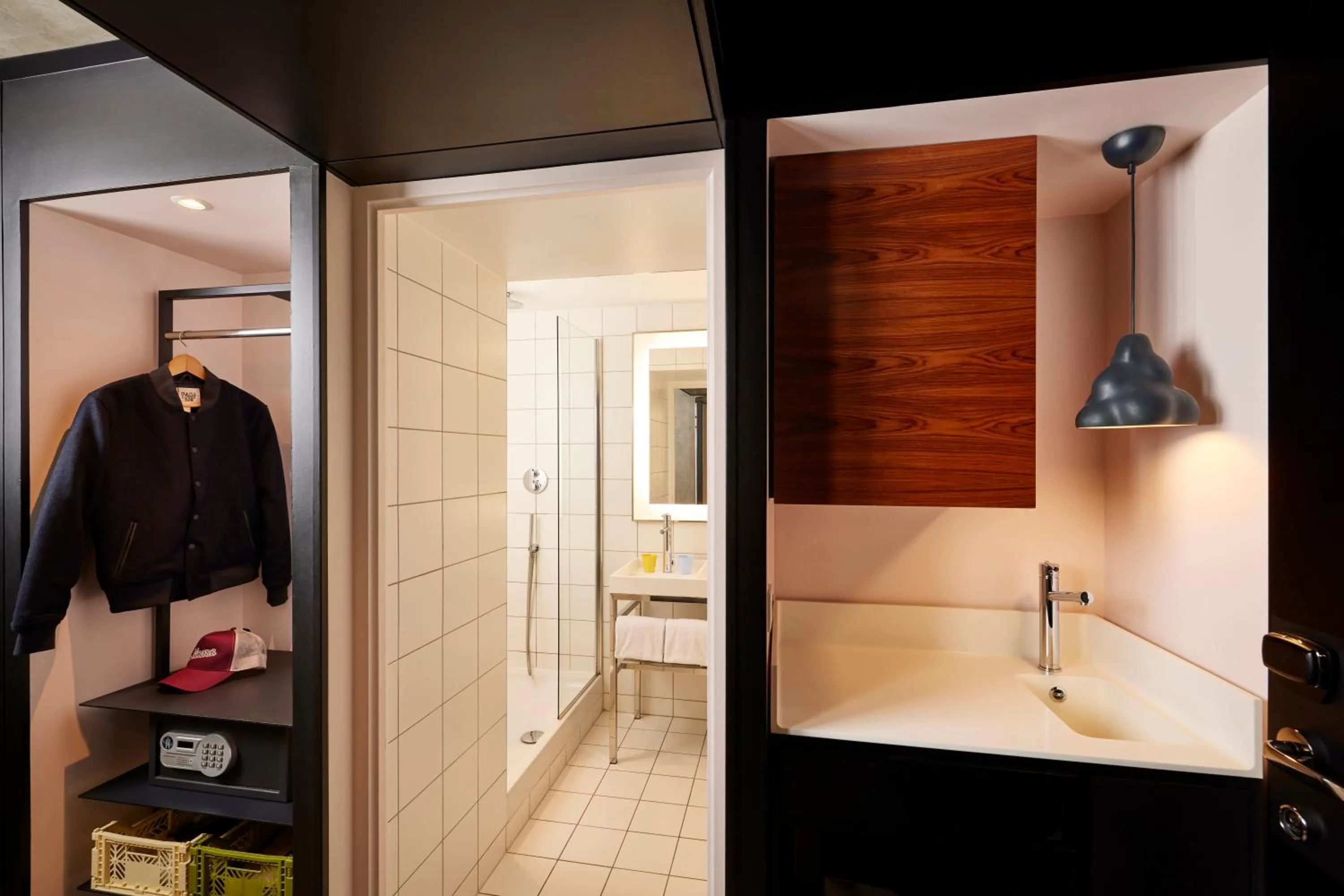 Bathroom in Mama Shelter Paris East