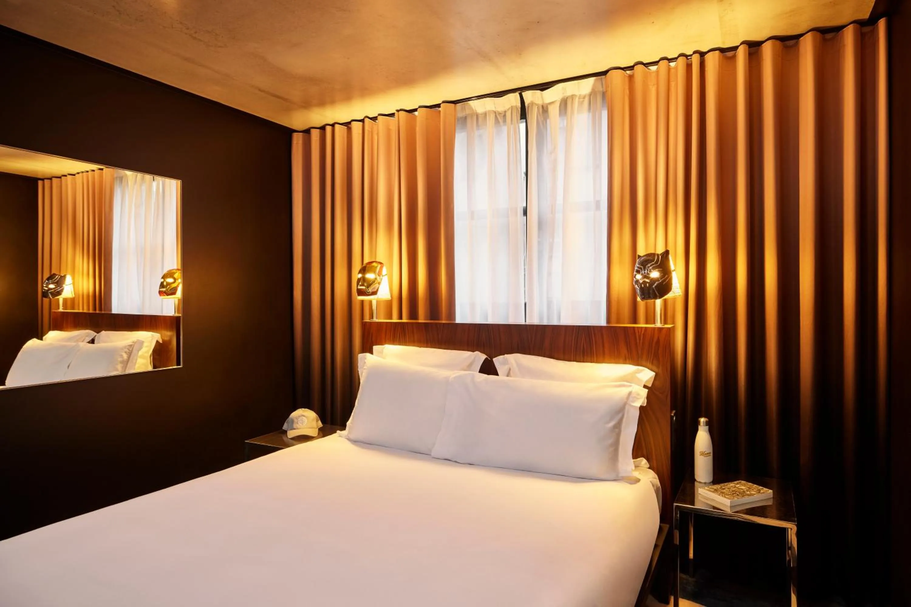 Bed in Mama Shelter Paris East