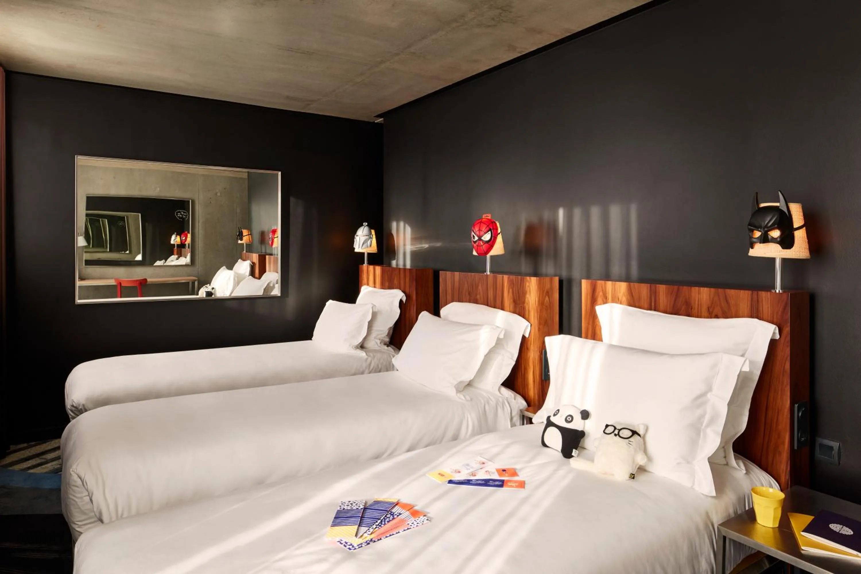 Bed in Mama Shelter Paris East