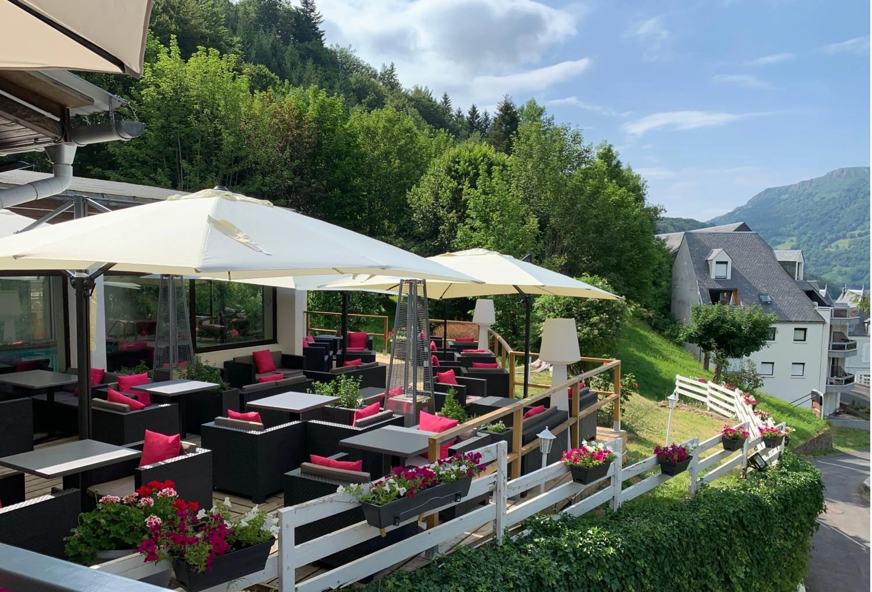 Patio in Hotel Le Panorama