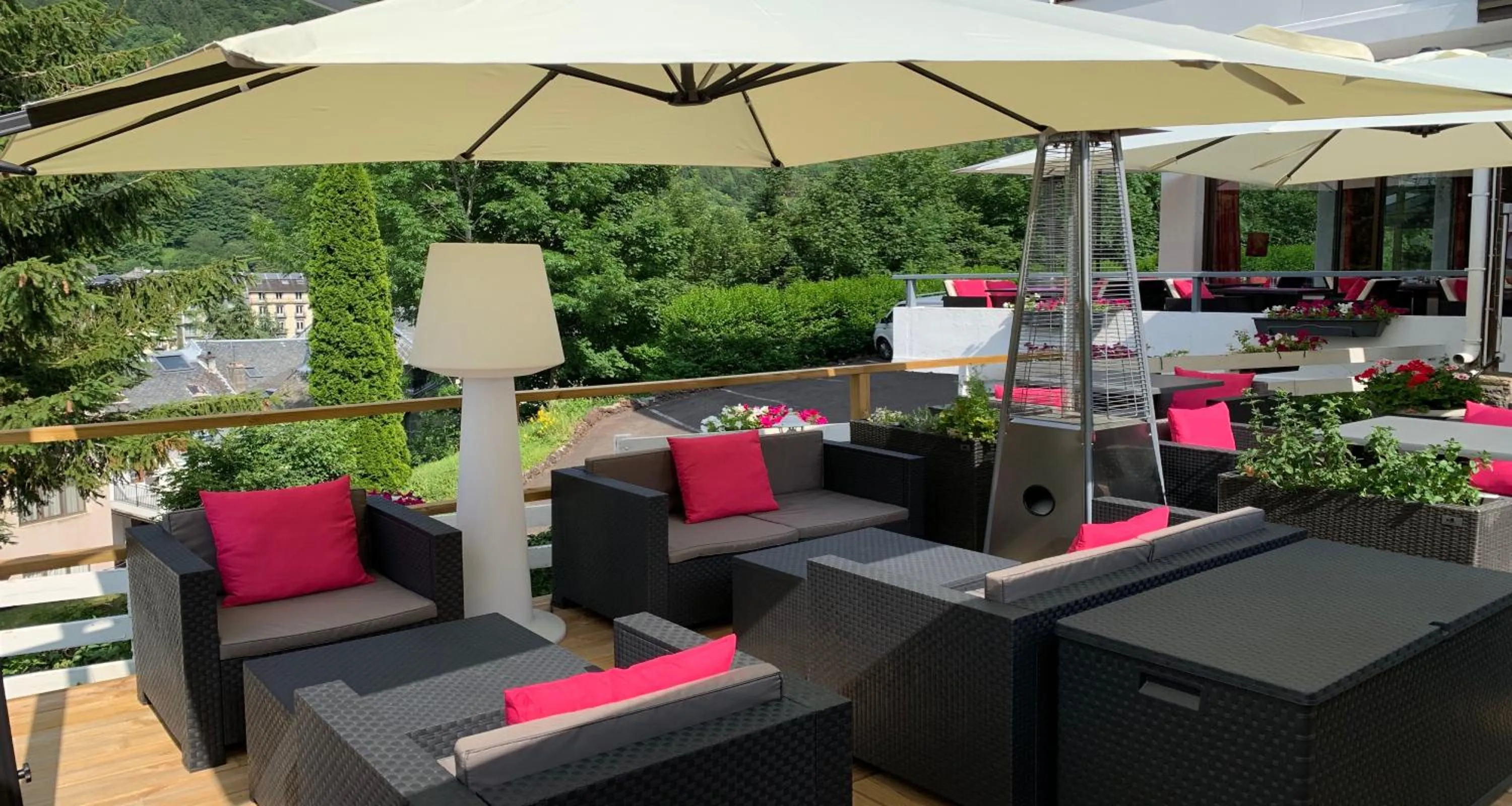 Patio in Hotel Le Panorama