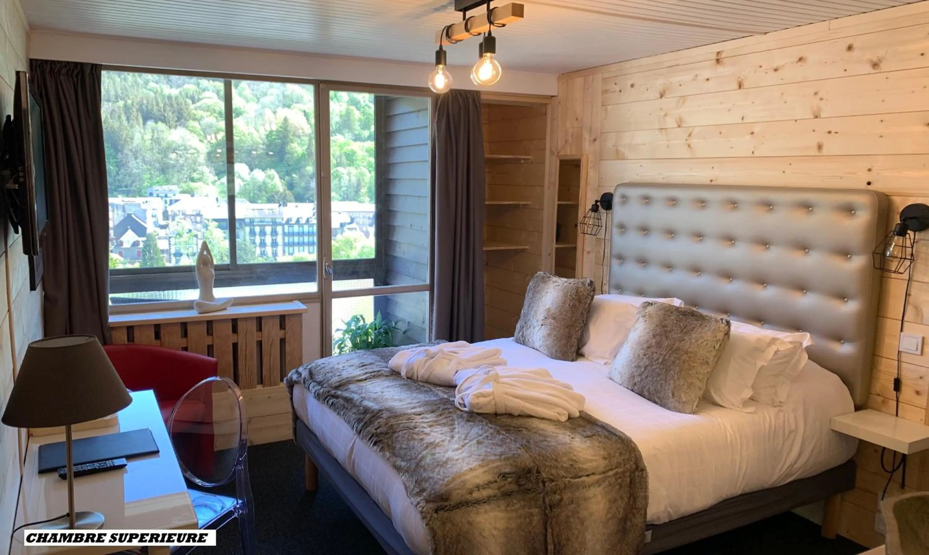 Photo of the whole room, Bed in Hotel Le Panorama