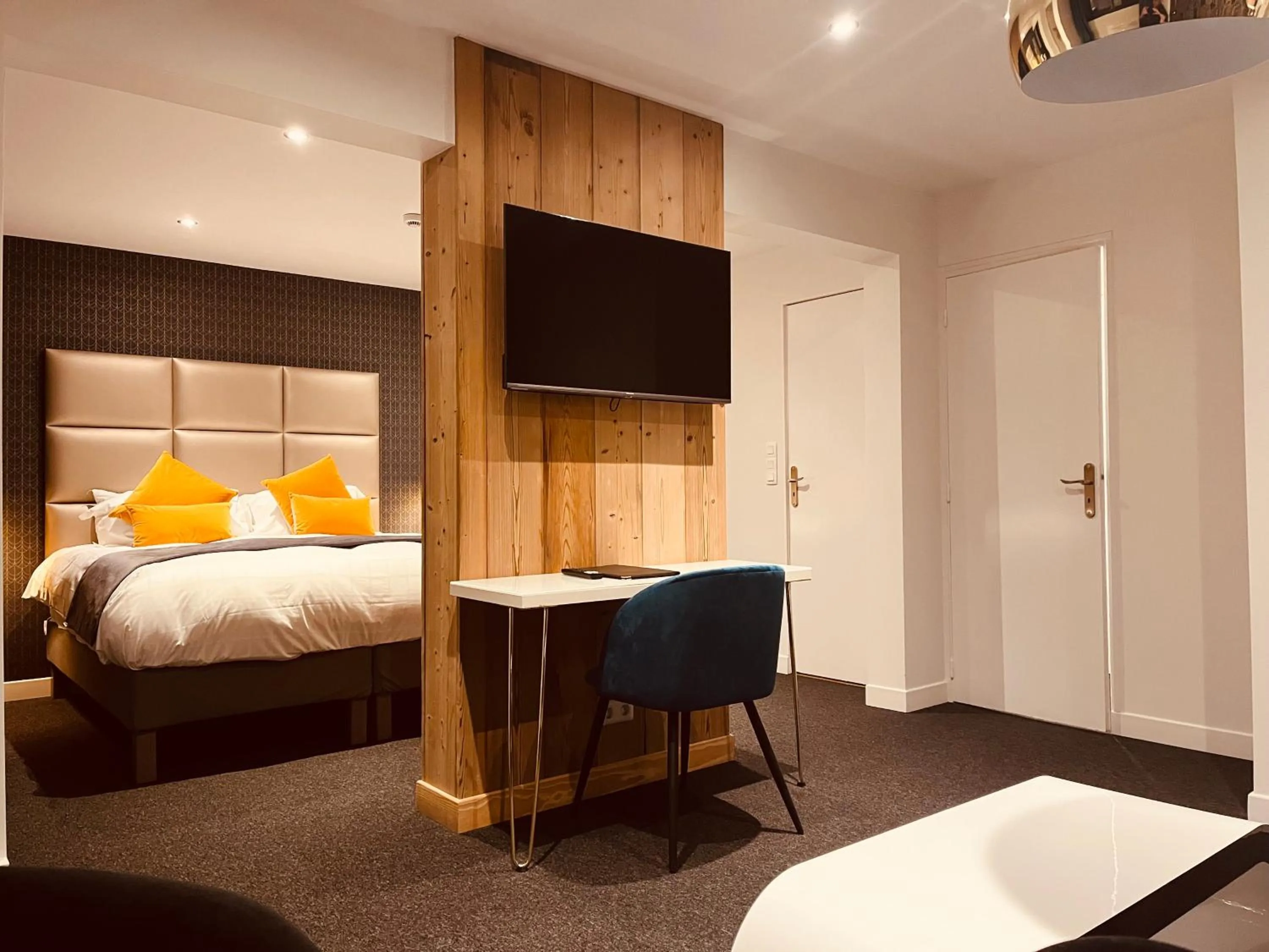 Photo of the whole room, Bed in Hotel Le Panorama