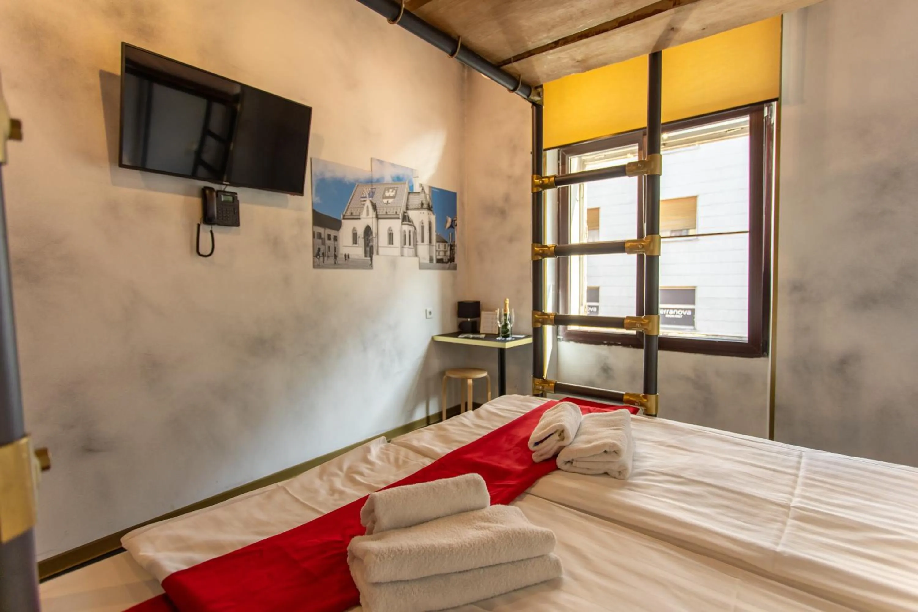 Bed in Timeout Heritage Hotel Zagreb