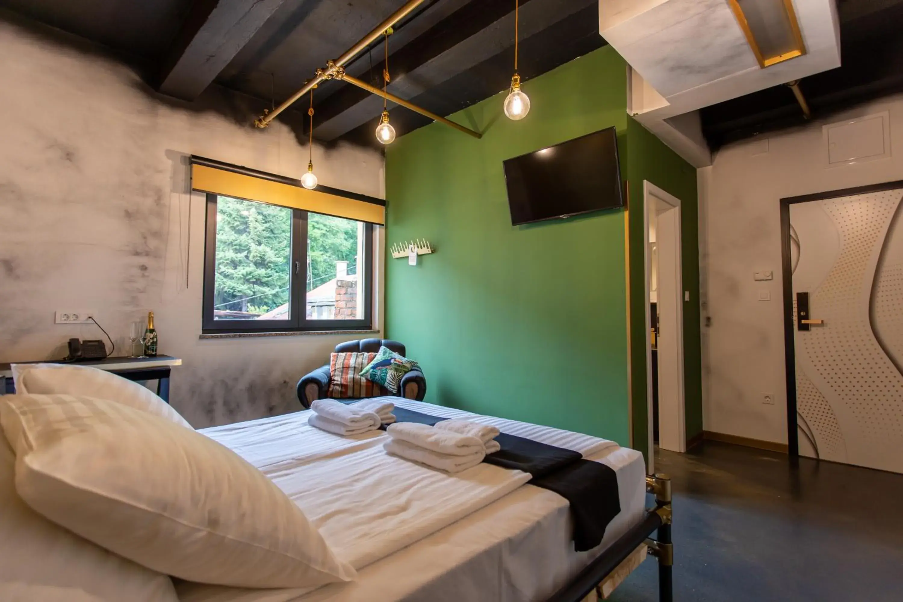 Deluxe Double or Twin Room with City View in Timeout Heritage Hotel Zagreb Deluxe Double or Twin Room with City View in Timeout Heritage Hotel Zagreb