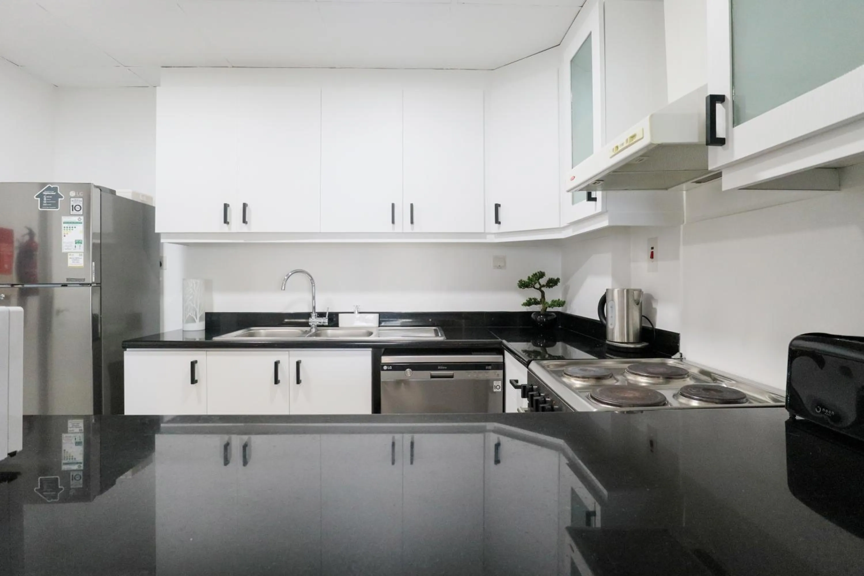 Kitchen or kitchenette in HiGuests - Amazing Sea Views from this 2BR Apt in JBR