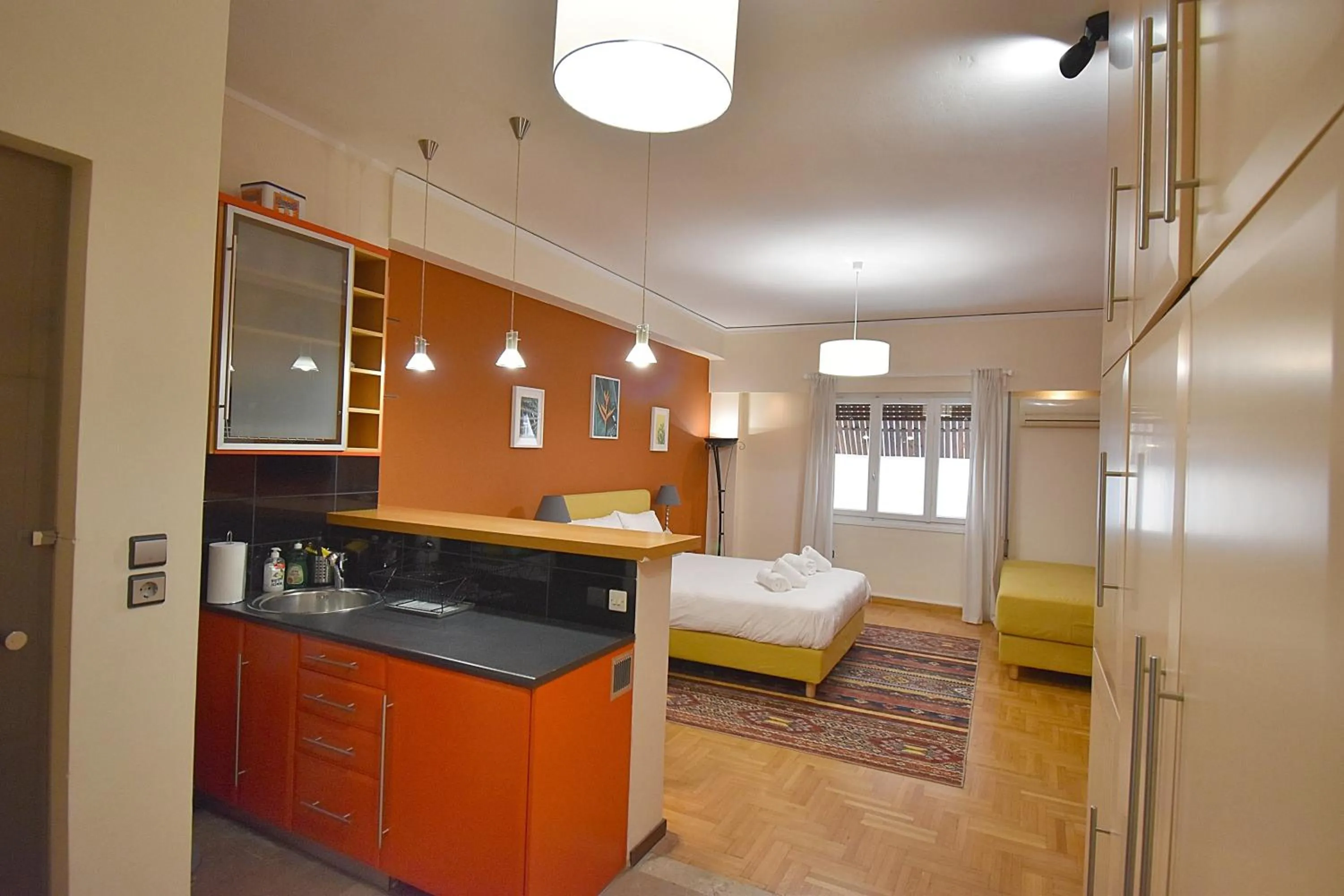 Photo of the whole room in Check Point - Down Town