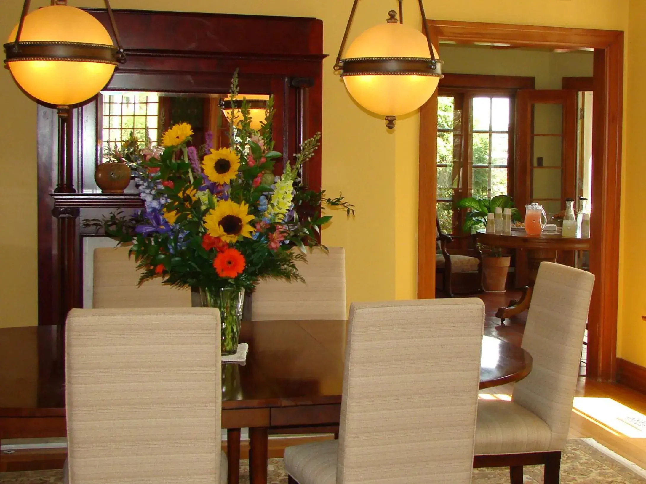 Restaurant/places to eat in Showers Inn Restaurant/places to eat in Showers Inn