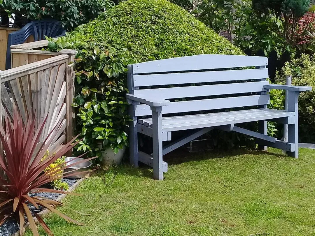 Sefton Lodge SEAFRONT ,PANORAMIC SEA VIEW ENSUITE BALCONY ROOMS AVAILABLE, GUEST GARDEN