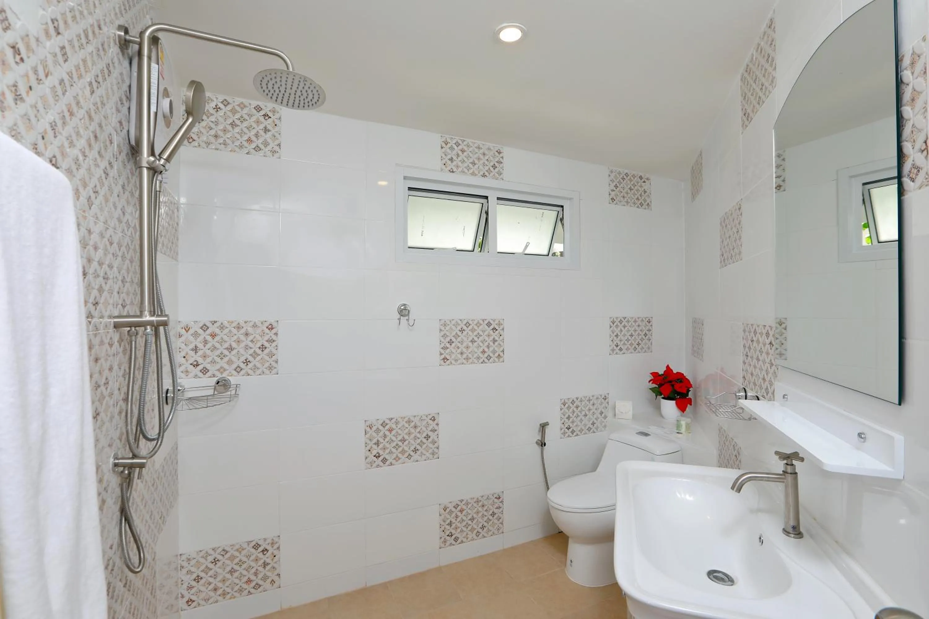 Toilet in Kata White Villas