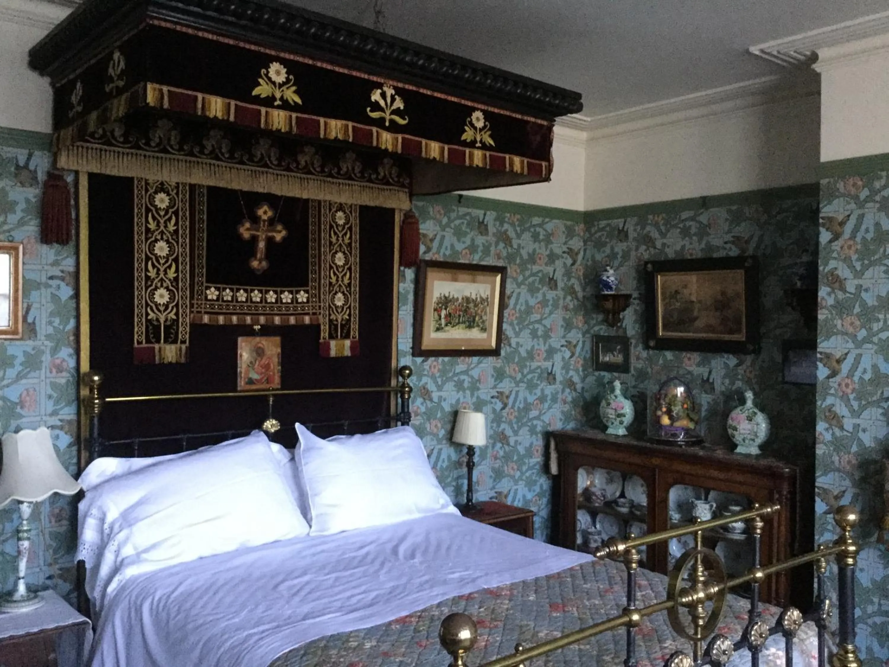 Decorative detail, Bed in St Benedict - Victorian Bed and Breakfast