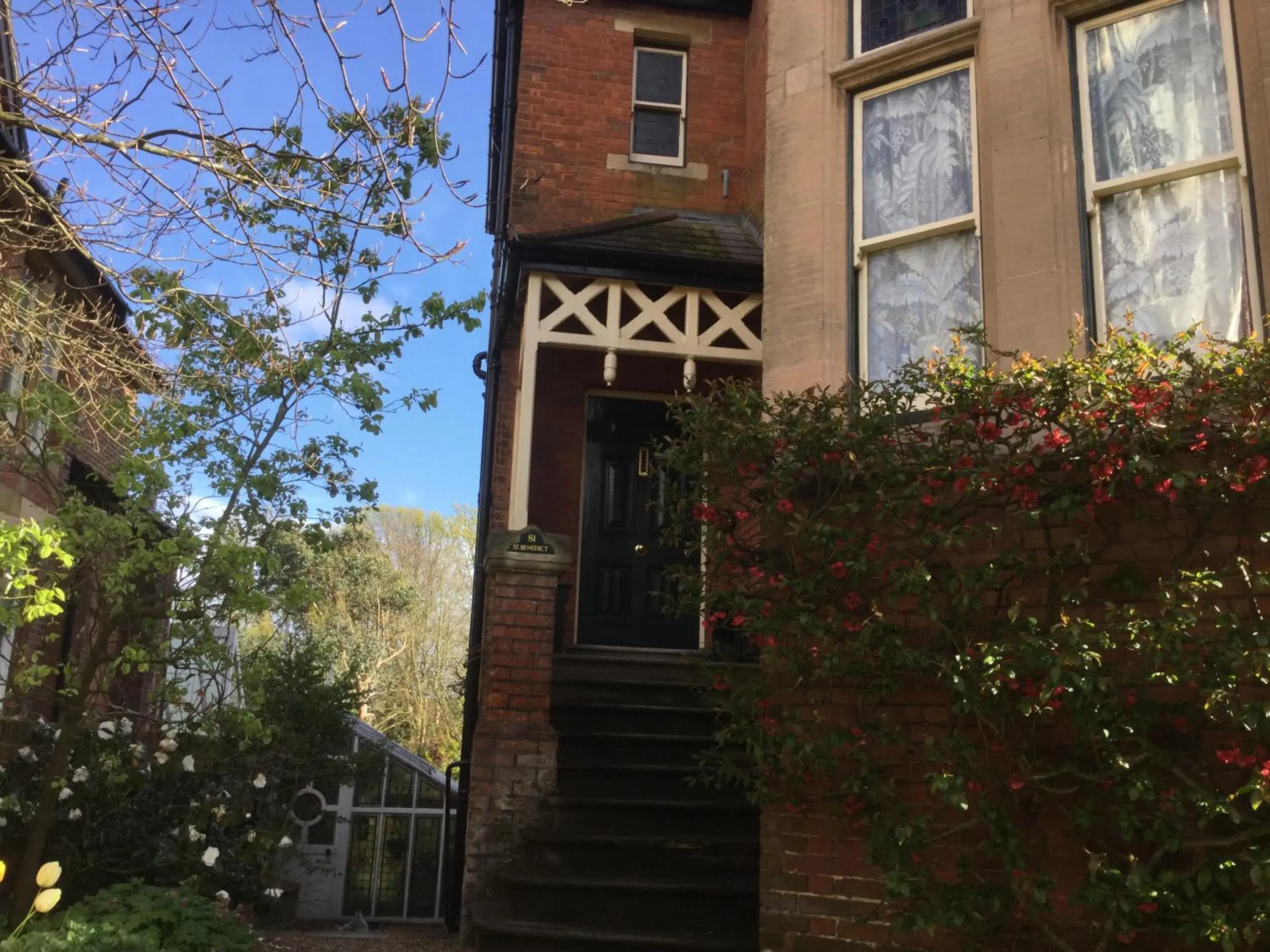 Facade/entrance in St Benedict - Victorian Bed and Breakfast Facade/entrance in St Benedict - Victorian Bed and Breakfast