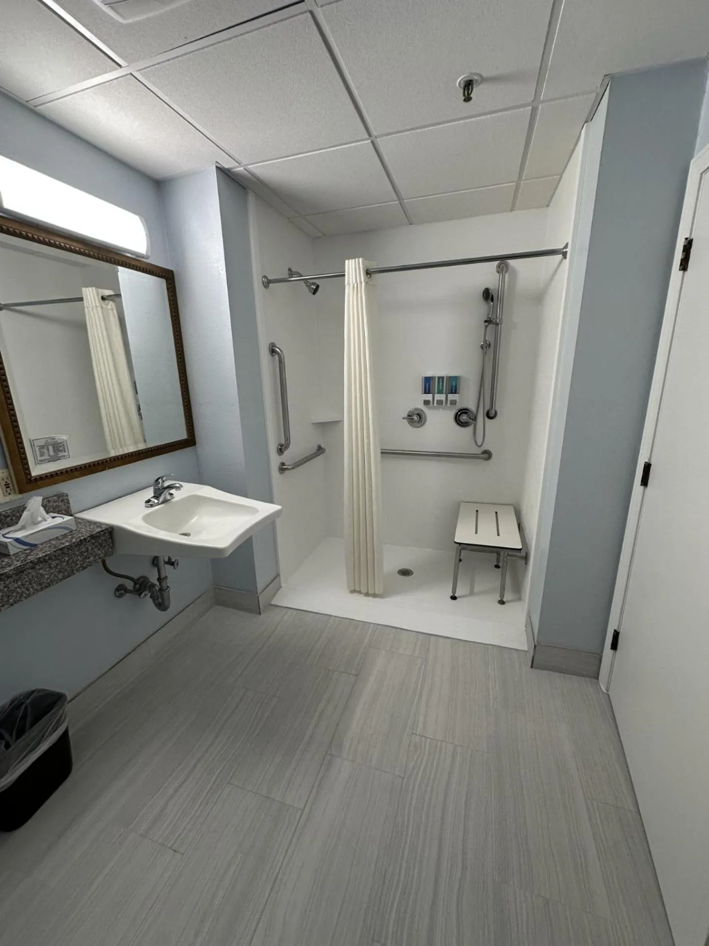 Bathroom in Sandwich Lodge & Resort