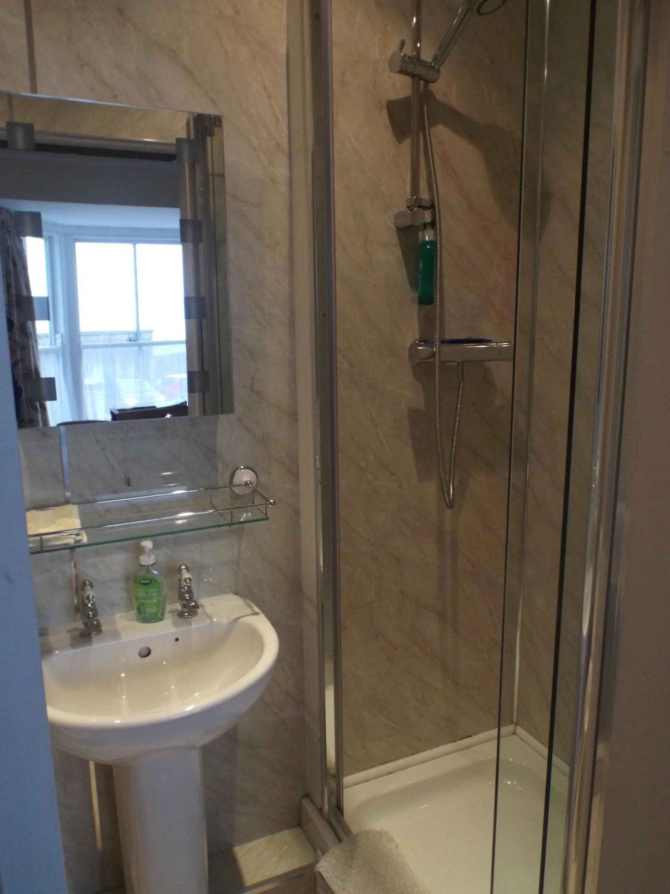 Shower in Pendyffryn Manor Bed & Breakfast