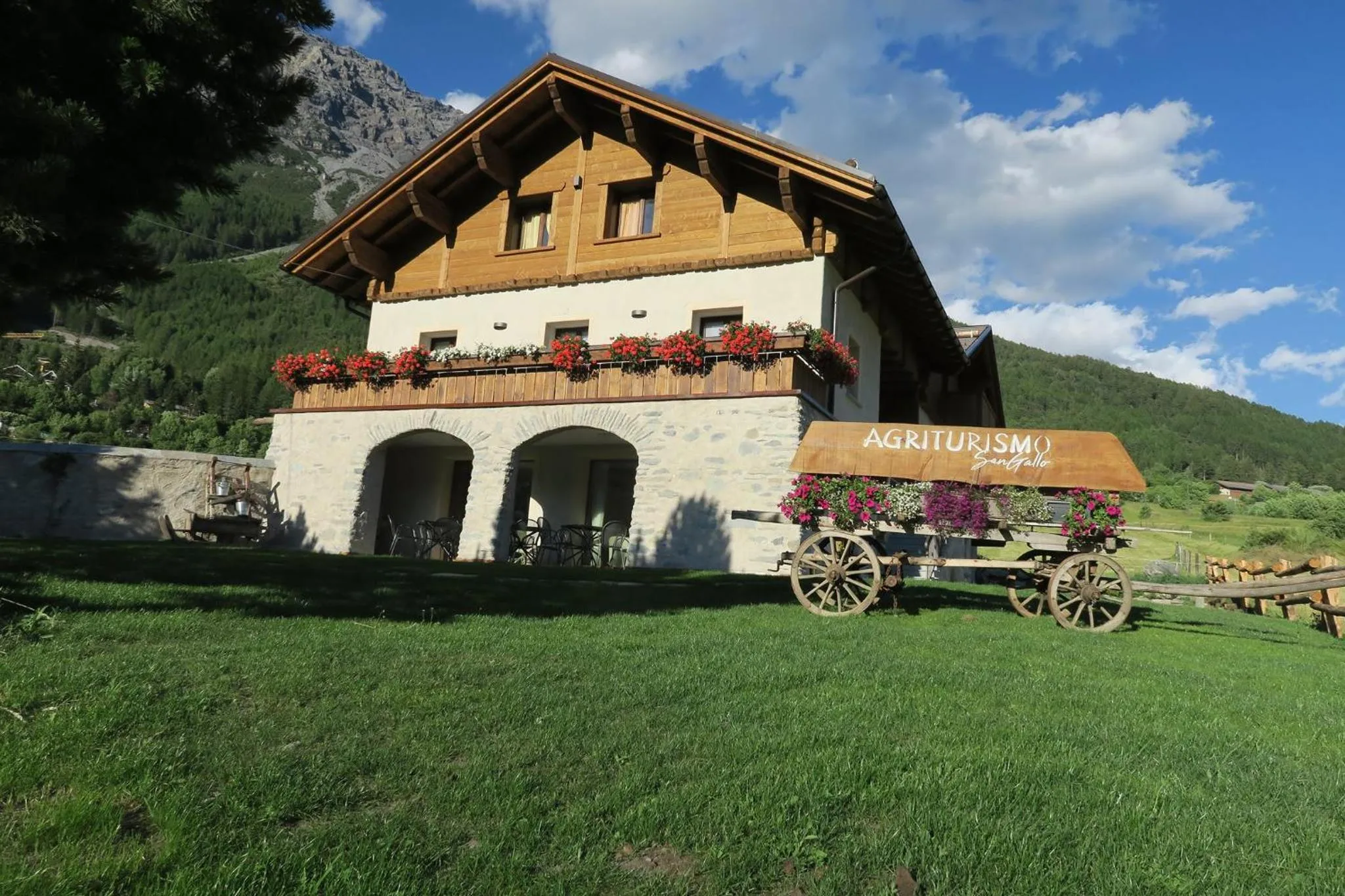 Property building in Agriturismo San Gallo