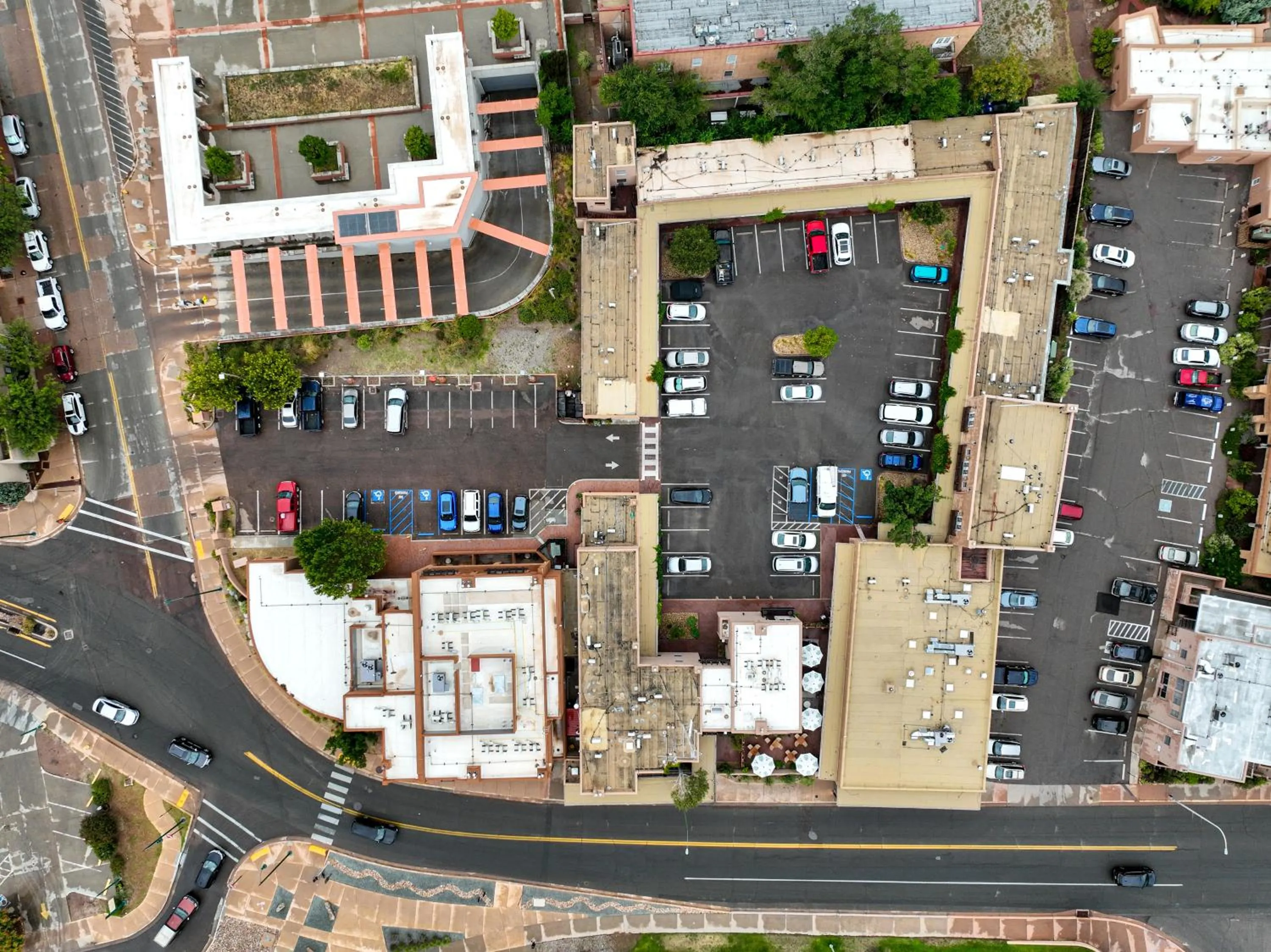 Property building in Piñon Court by La Fonda