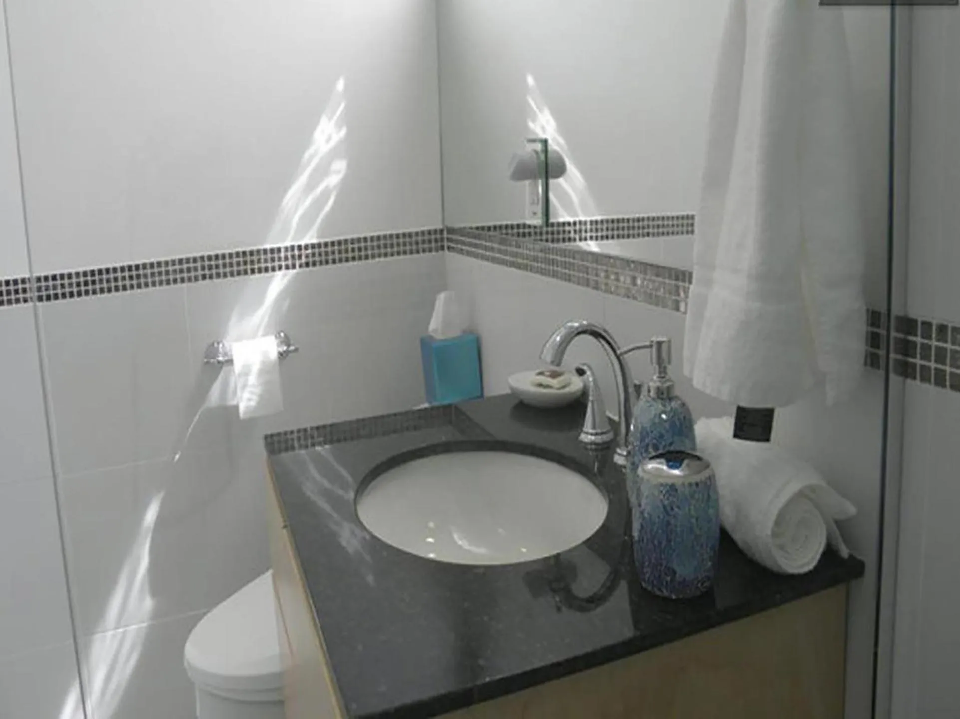 Bathroom in Venice Beach Apartments Monthly rents