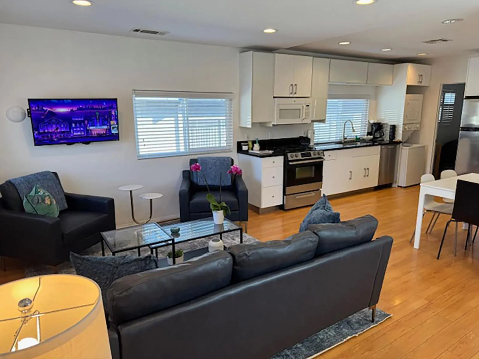 Living room in Venice Beach Apartments Monthly rents