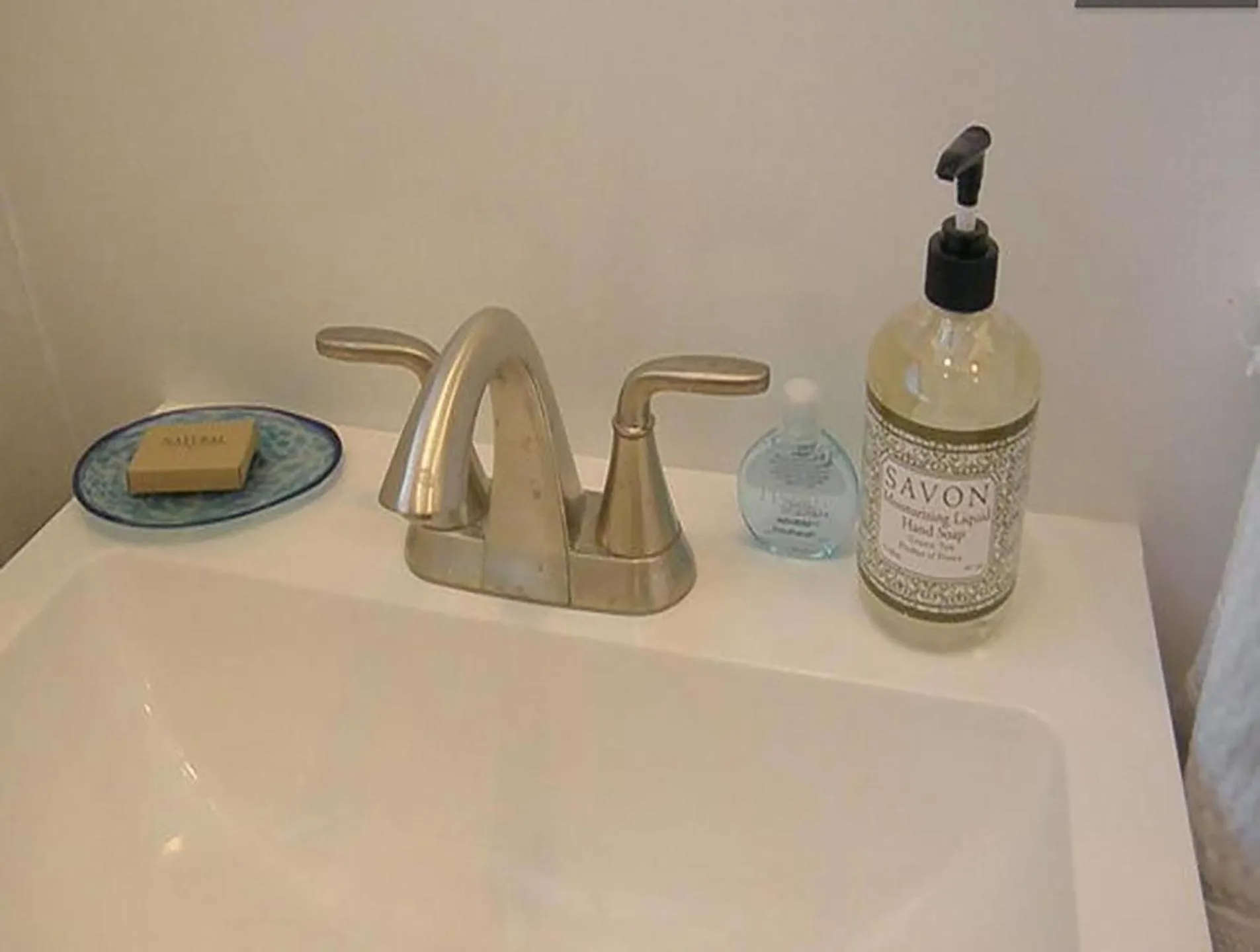 Bathroom in Venice Beach Apartments Monthly rents