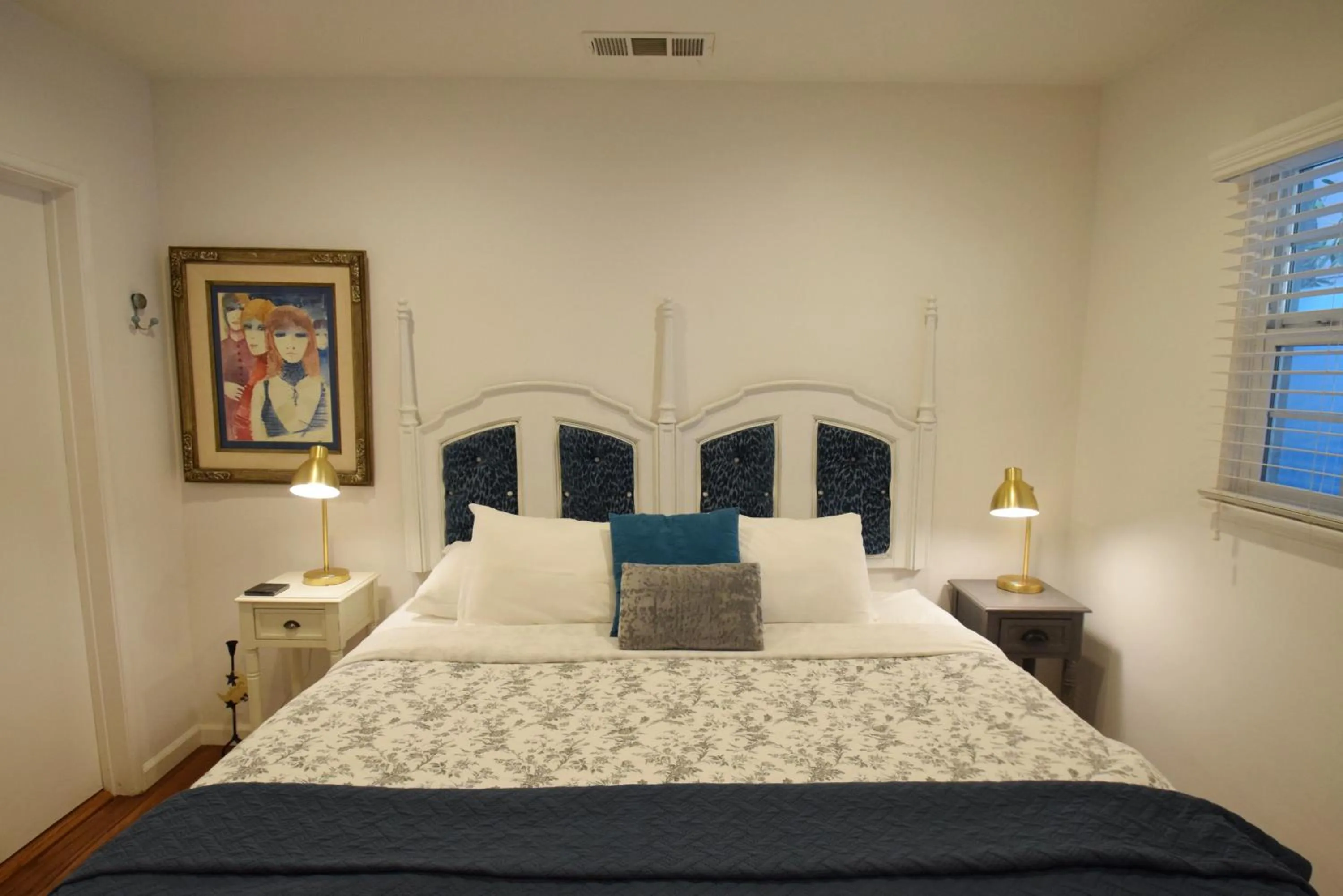 Bed in Venice Beach Apartments Monthly rents