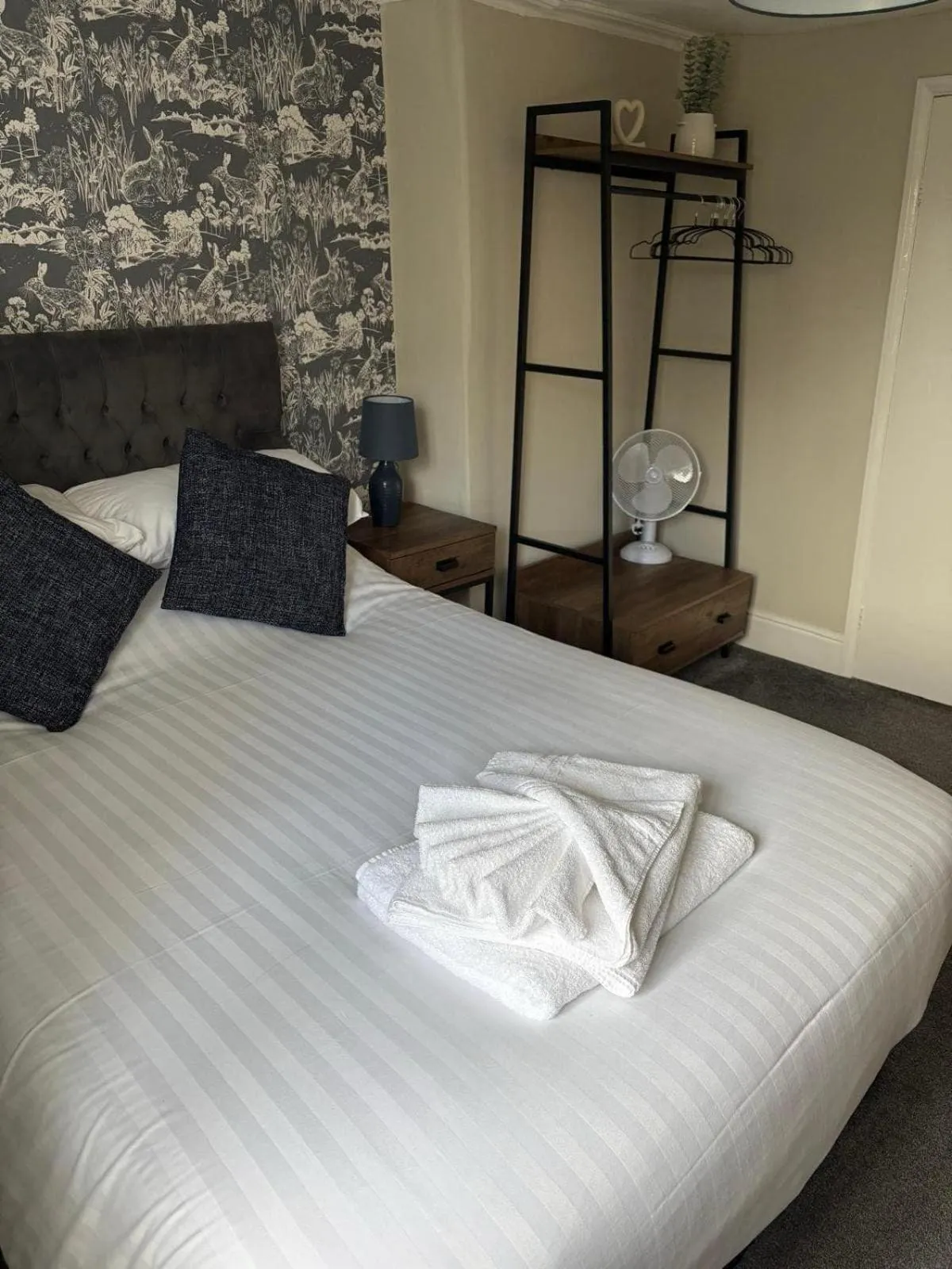 Bedroom in The Abbey Inn