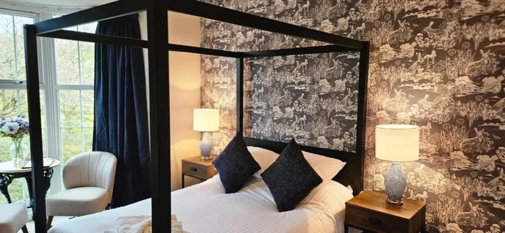 Bedroom in The Abbey Inn