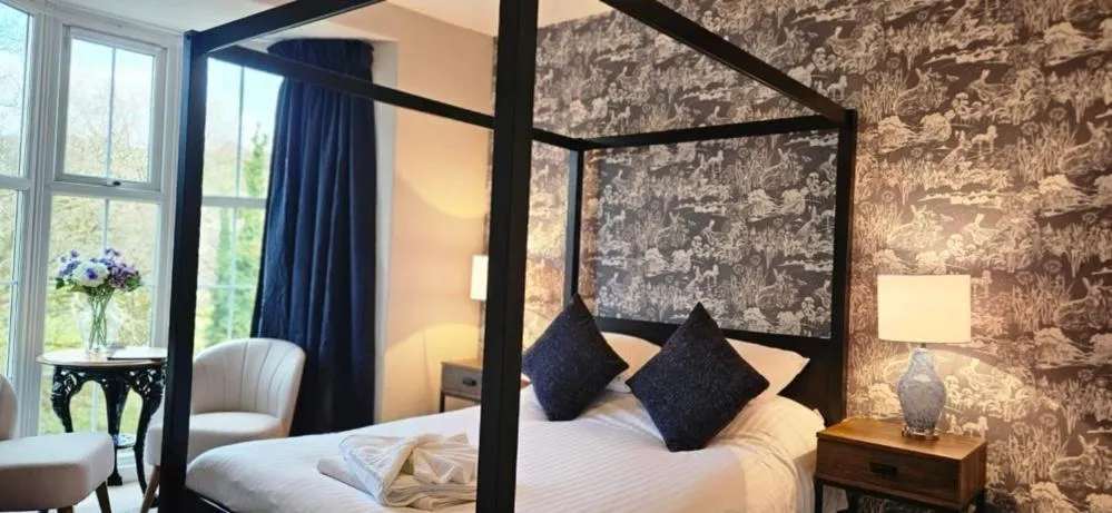 Bedroom in The Abbey Inn