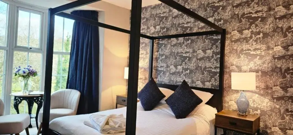 Bedroom, Bed in The Abbey Inn Bedroom, Bed in The Abbey Inn