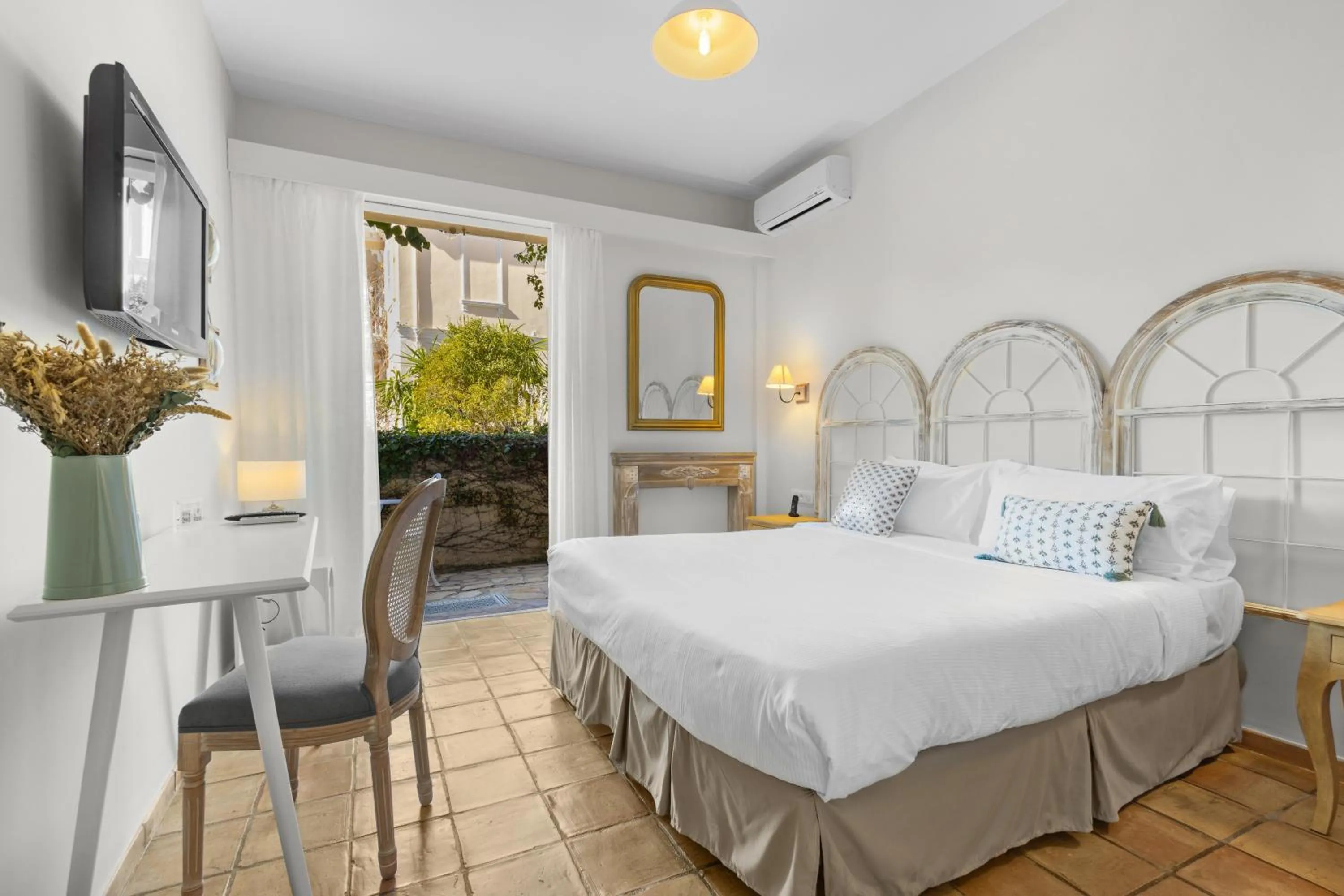 Bedroom, Bed in Hôtel La Villa Sainte Valérie Adults Only