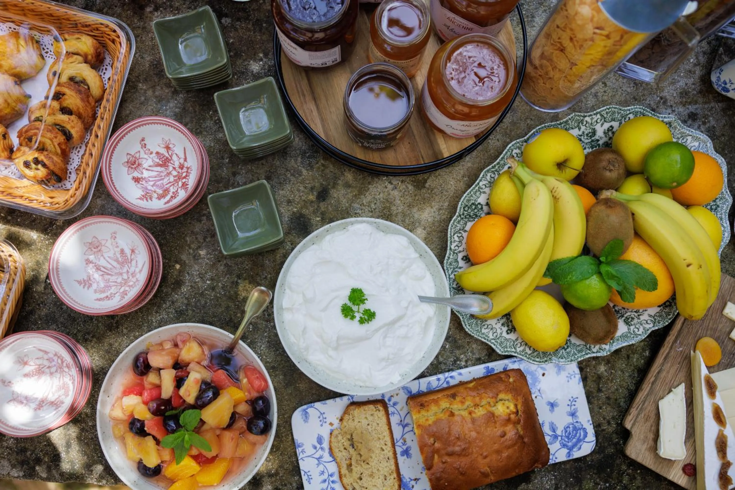 Buffet breakfast in Hôtel La Villa Sainte Valérie Adults Only