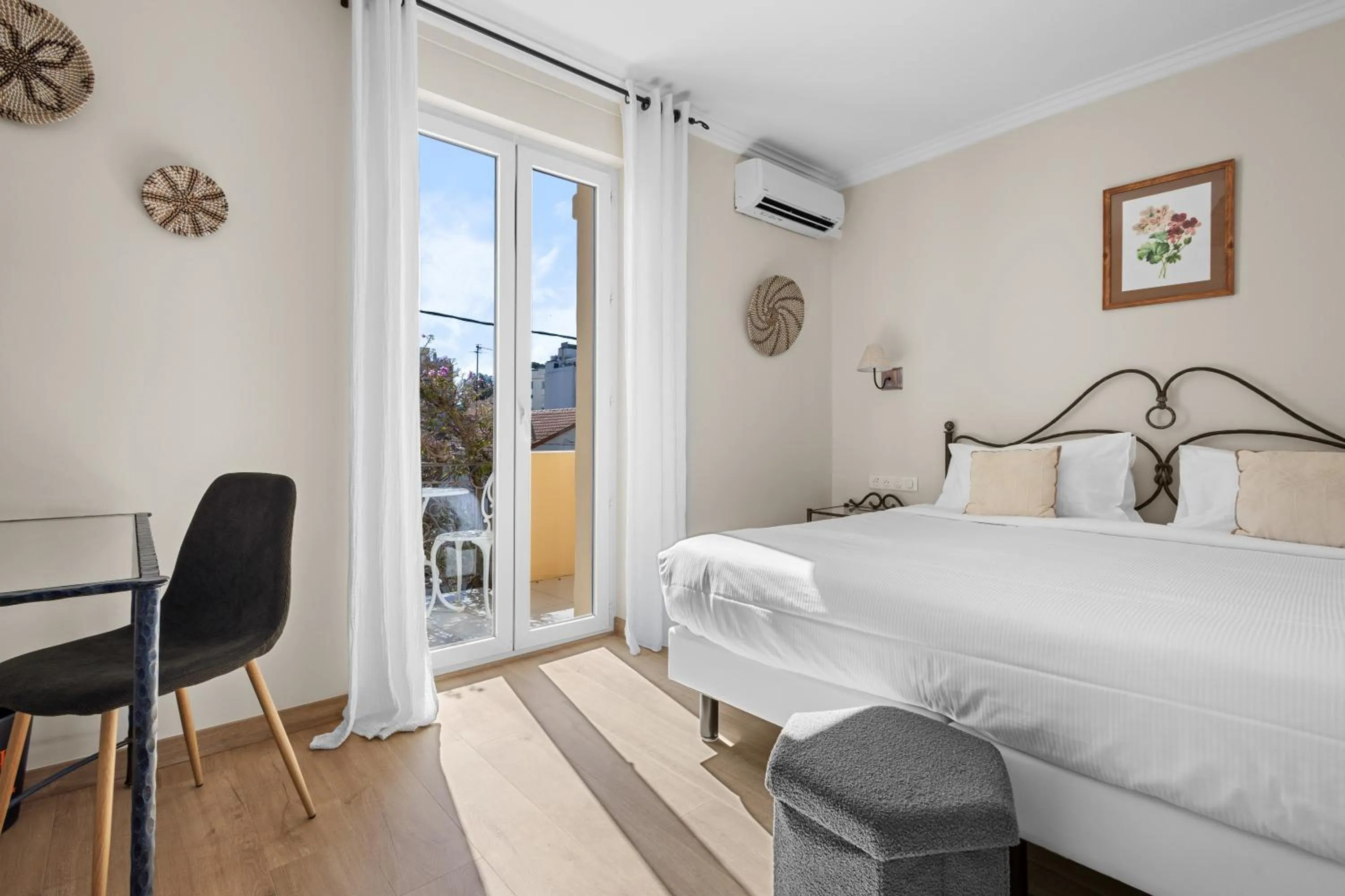 Bedroom, Bed in Hôtel La Villa Sainte Valérie Adults Only